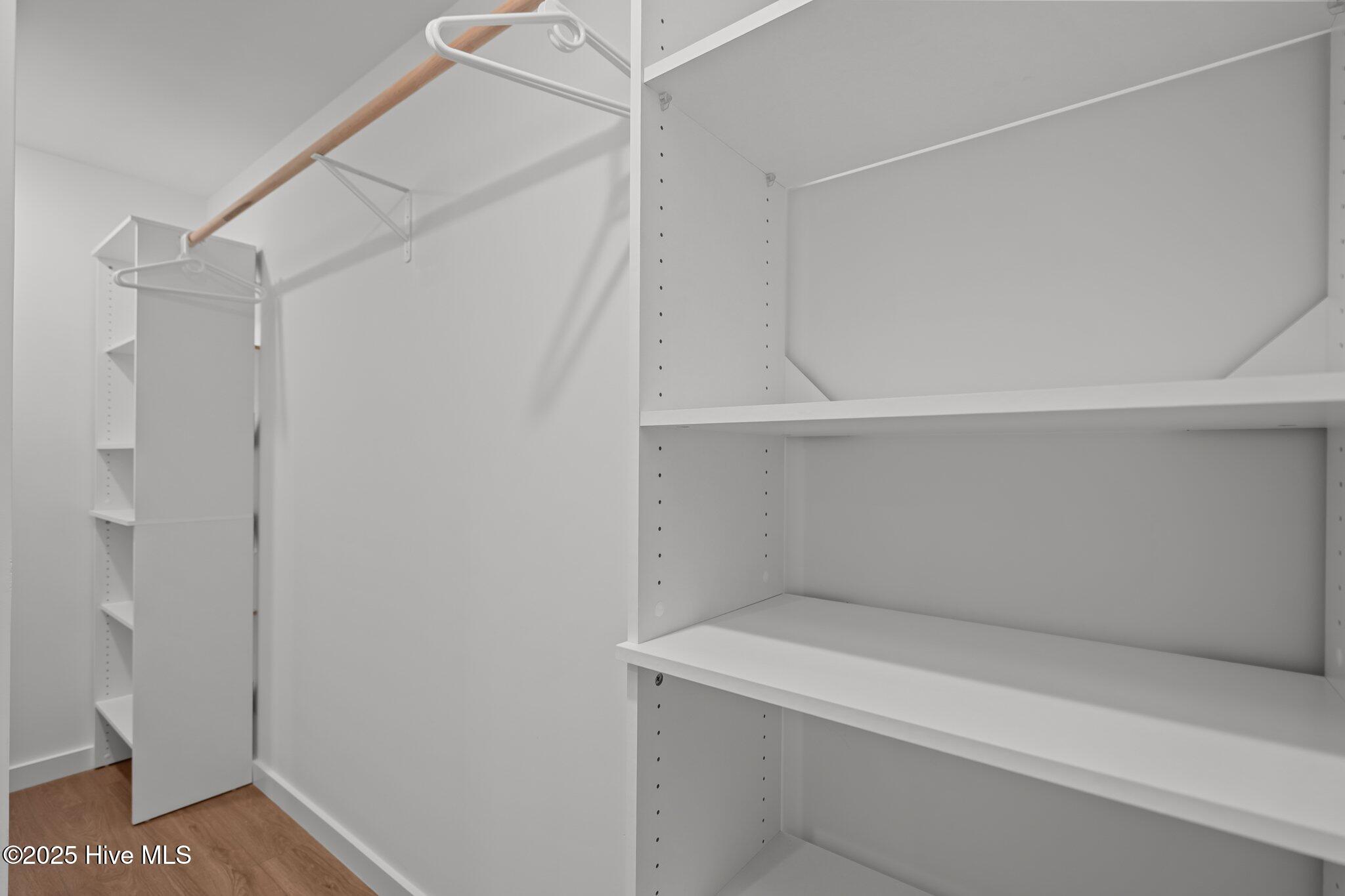 100536872 | Photo 30