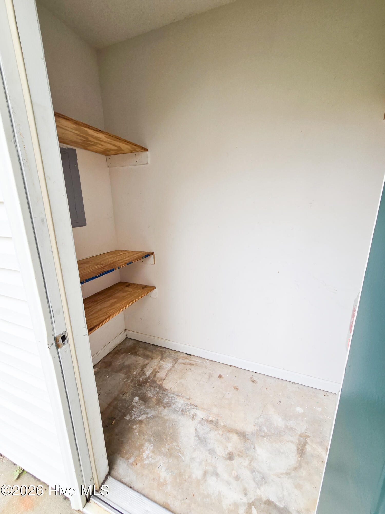 100560763 | Photo 20