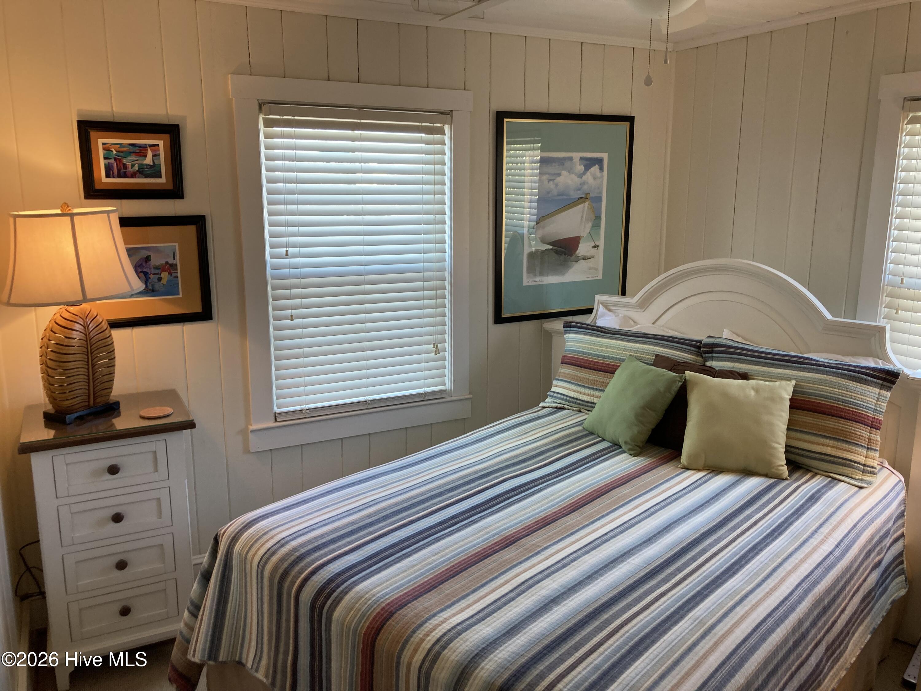 100560926 | Photo 22