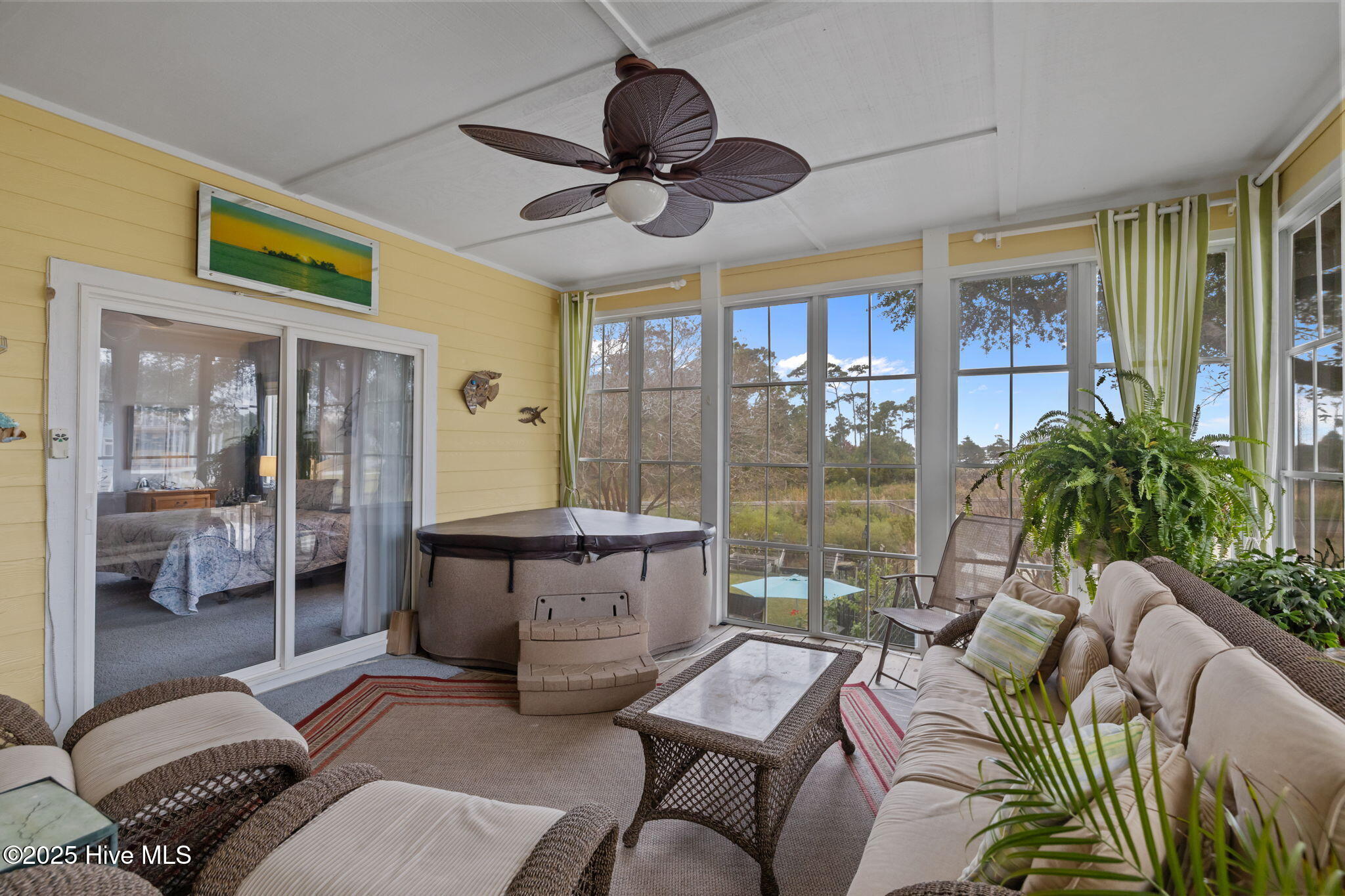 100558130 | Photo 34