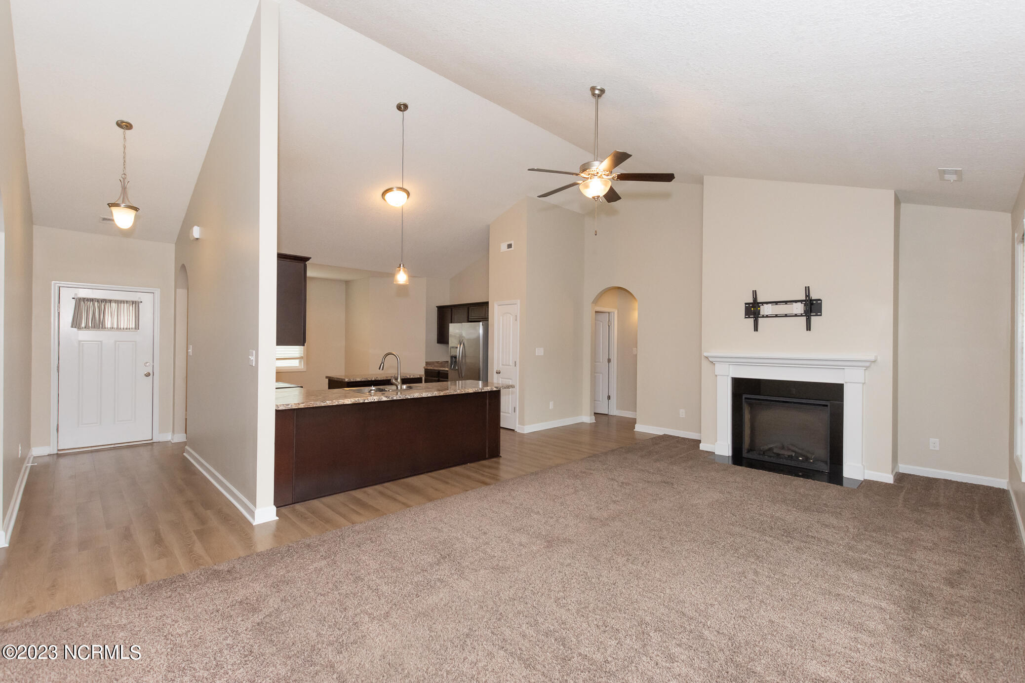 100543785 | Photo 20