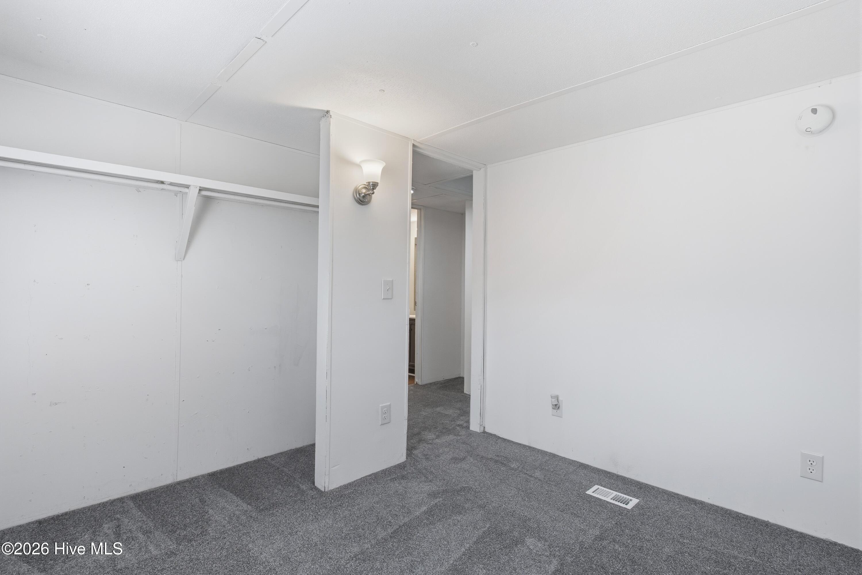 100553842 | Photo 26