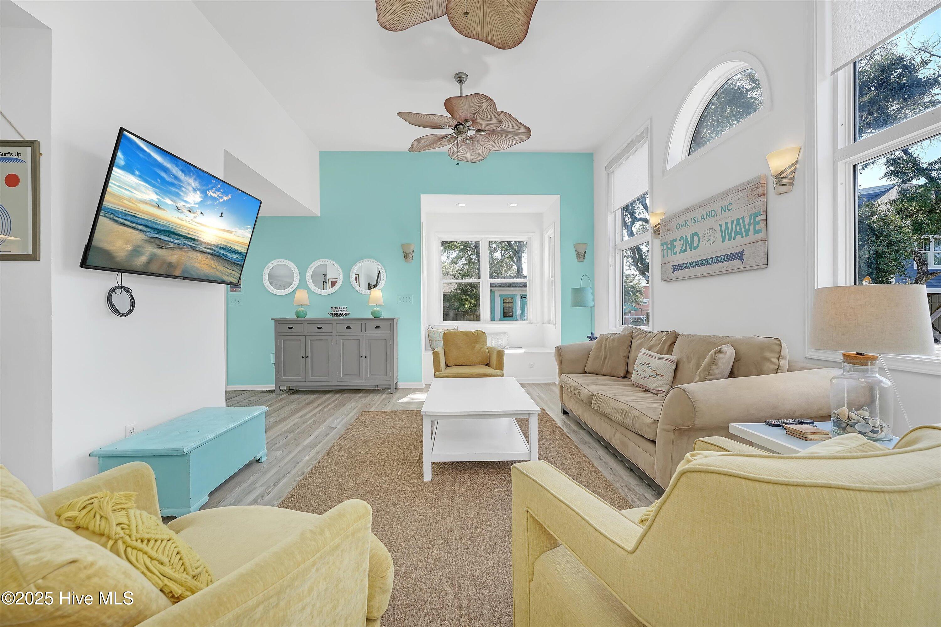 100527837 | Photo 13