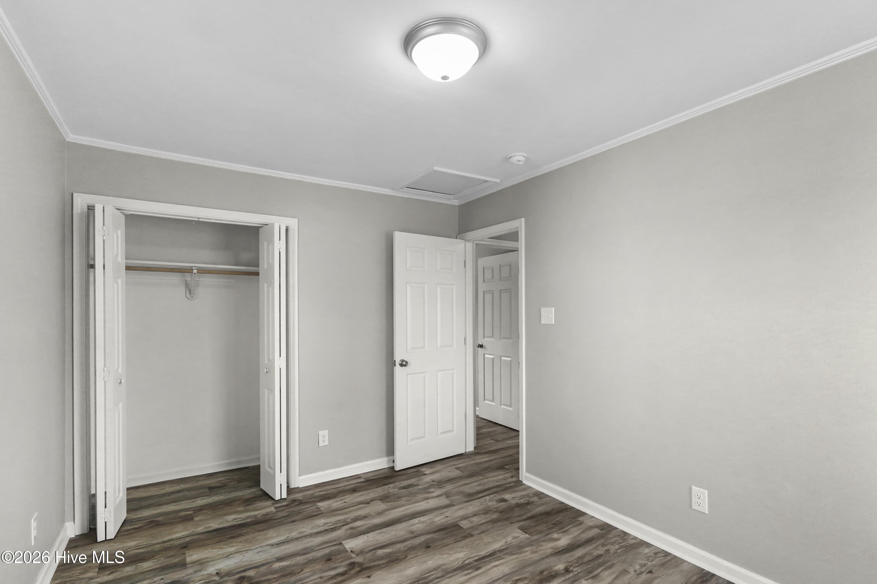 100560187 | Photo 46