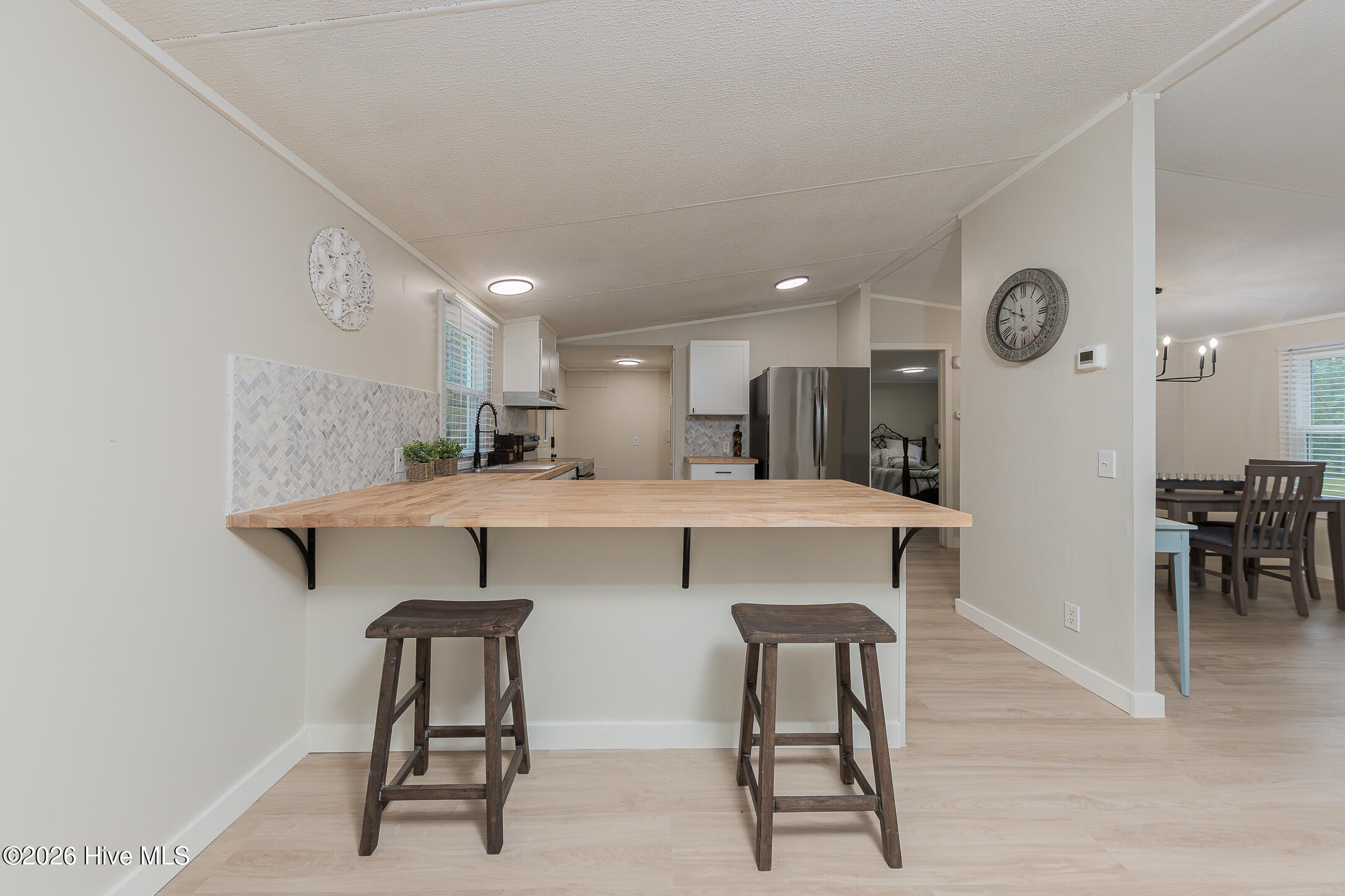 100570278 | Photo 18