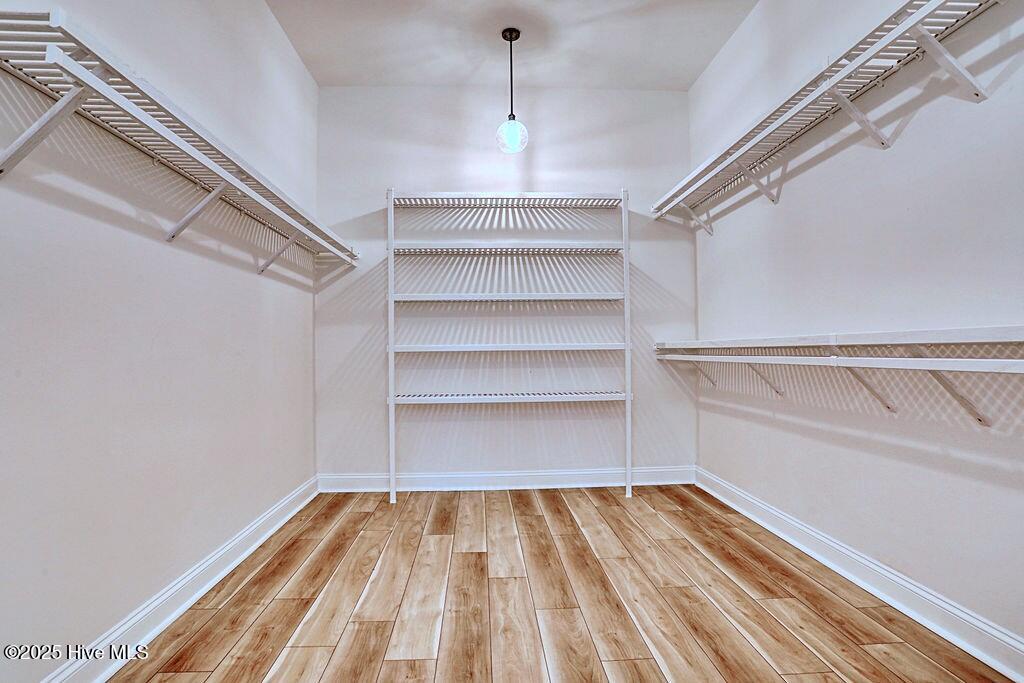 100499257 | Photo 47