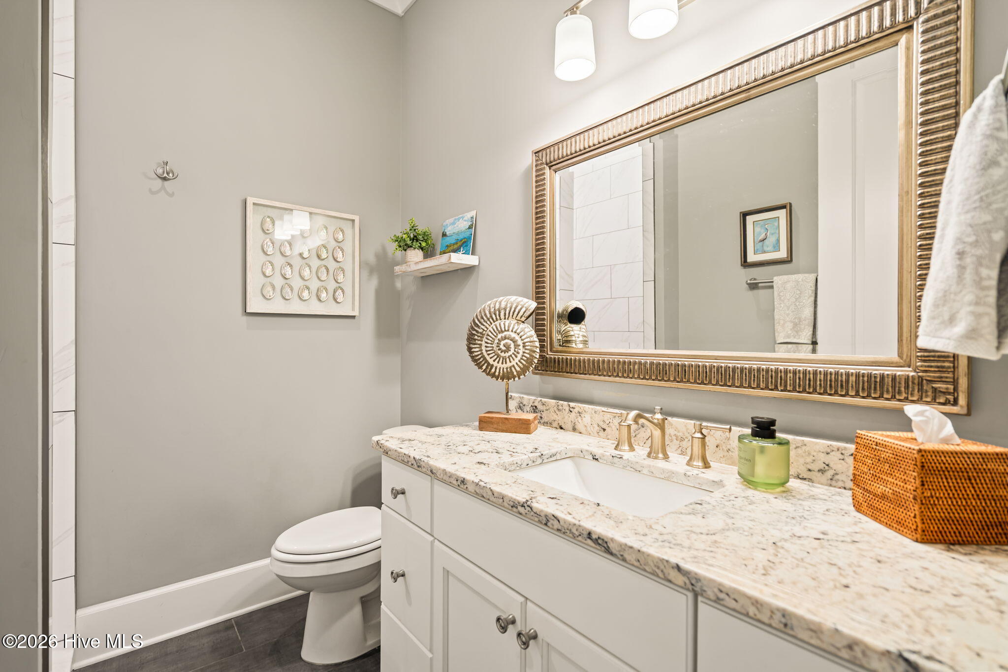 100567886 | Photo 44