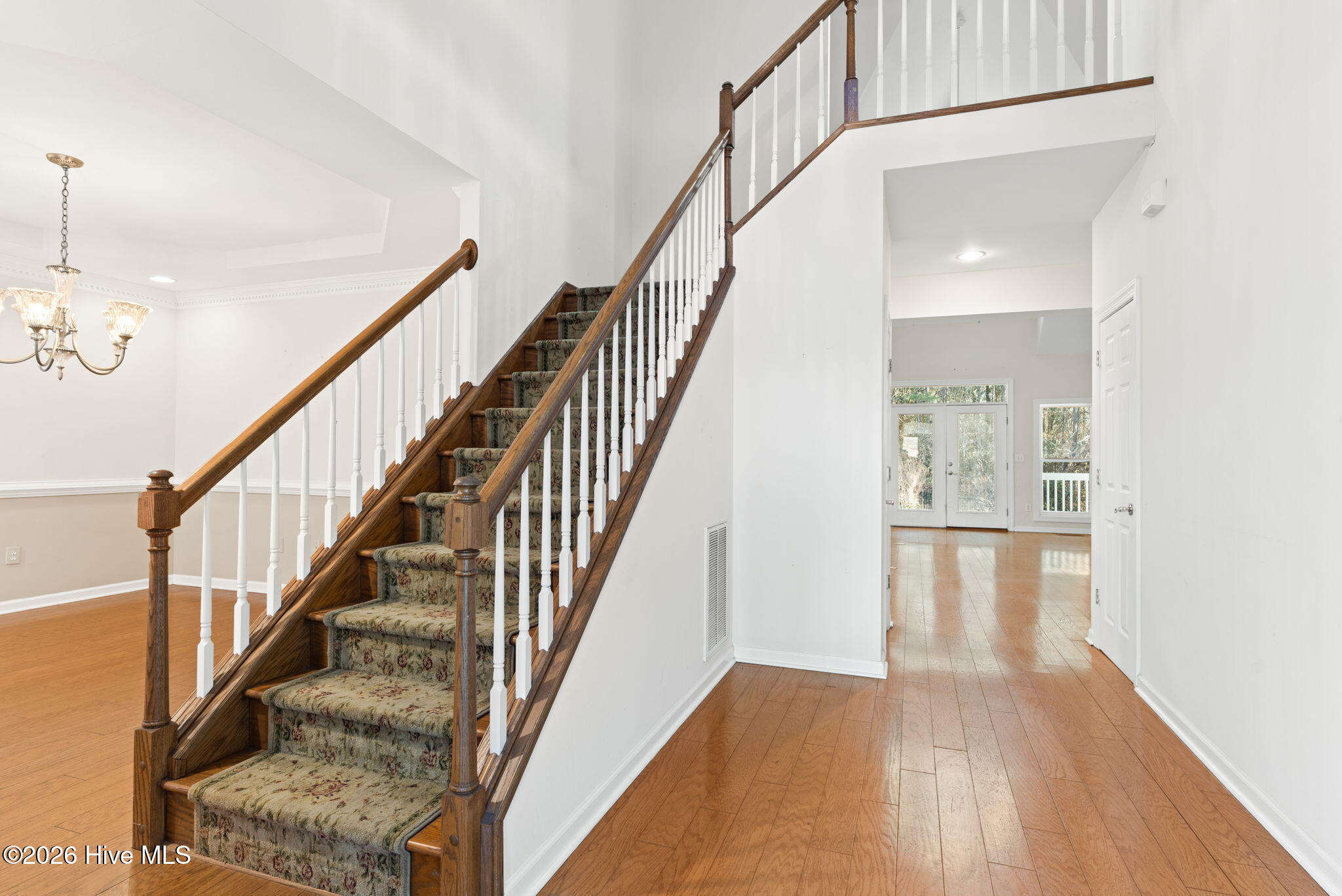 100551669 | Photo 57