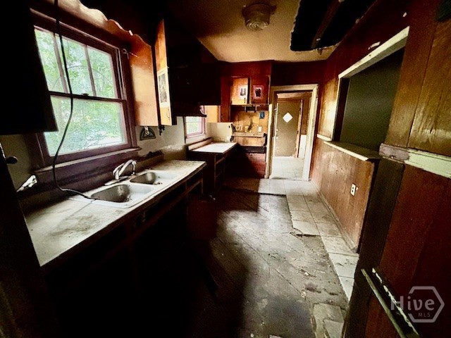 Photo 3 of Single family home for sale at 416 S Baldwin Cir, Savannah, GA 31405 | MLS# SA366584 | Listing updated on 2026-10-27