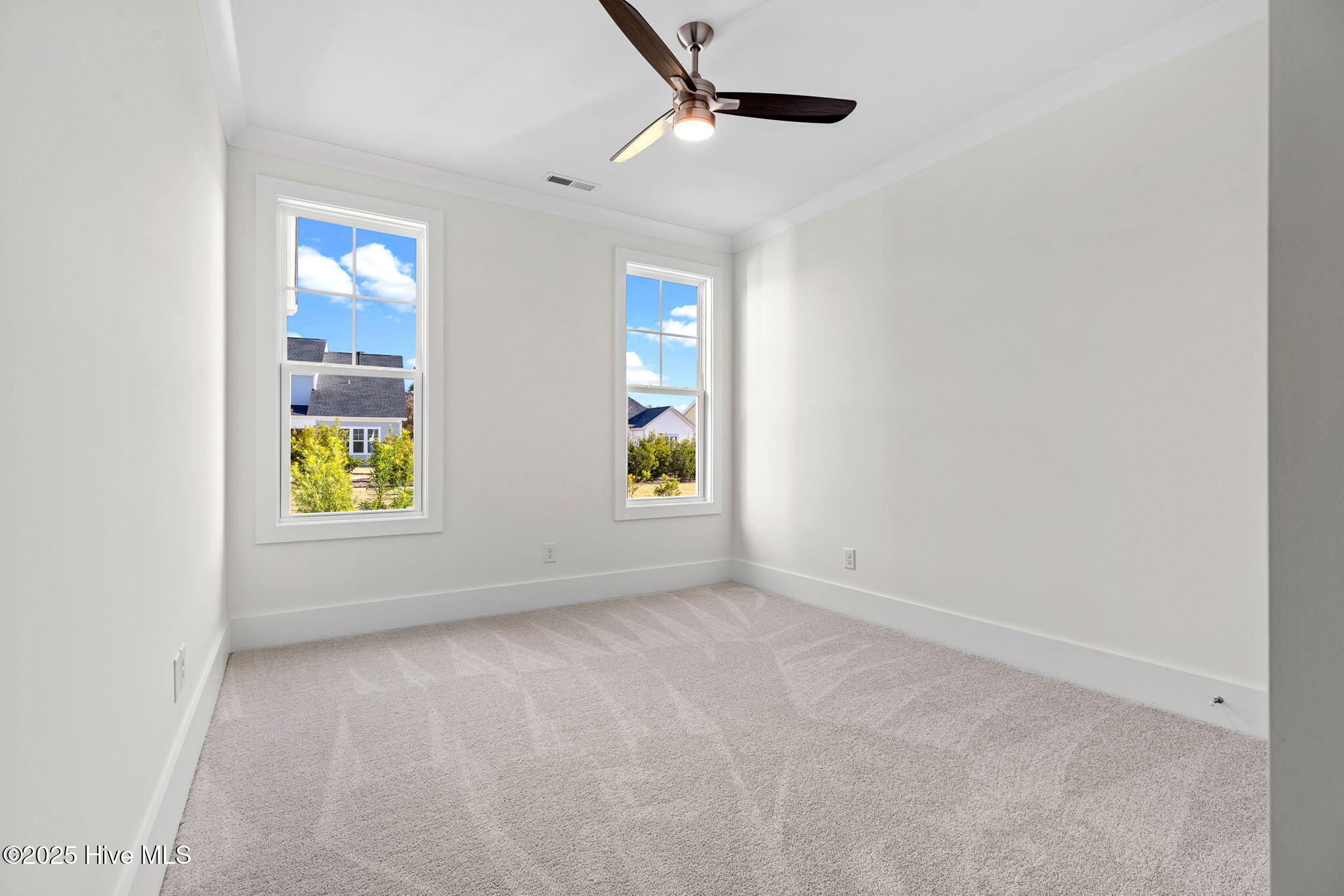 100523885 | Photo 40