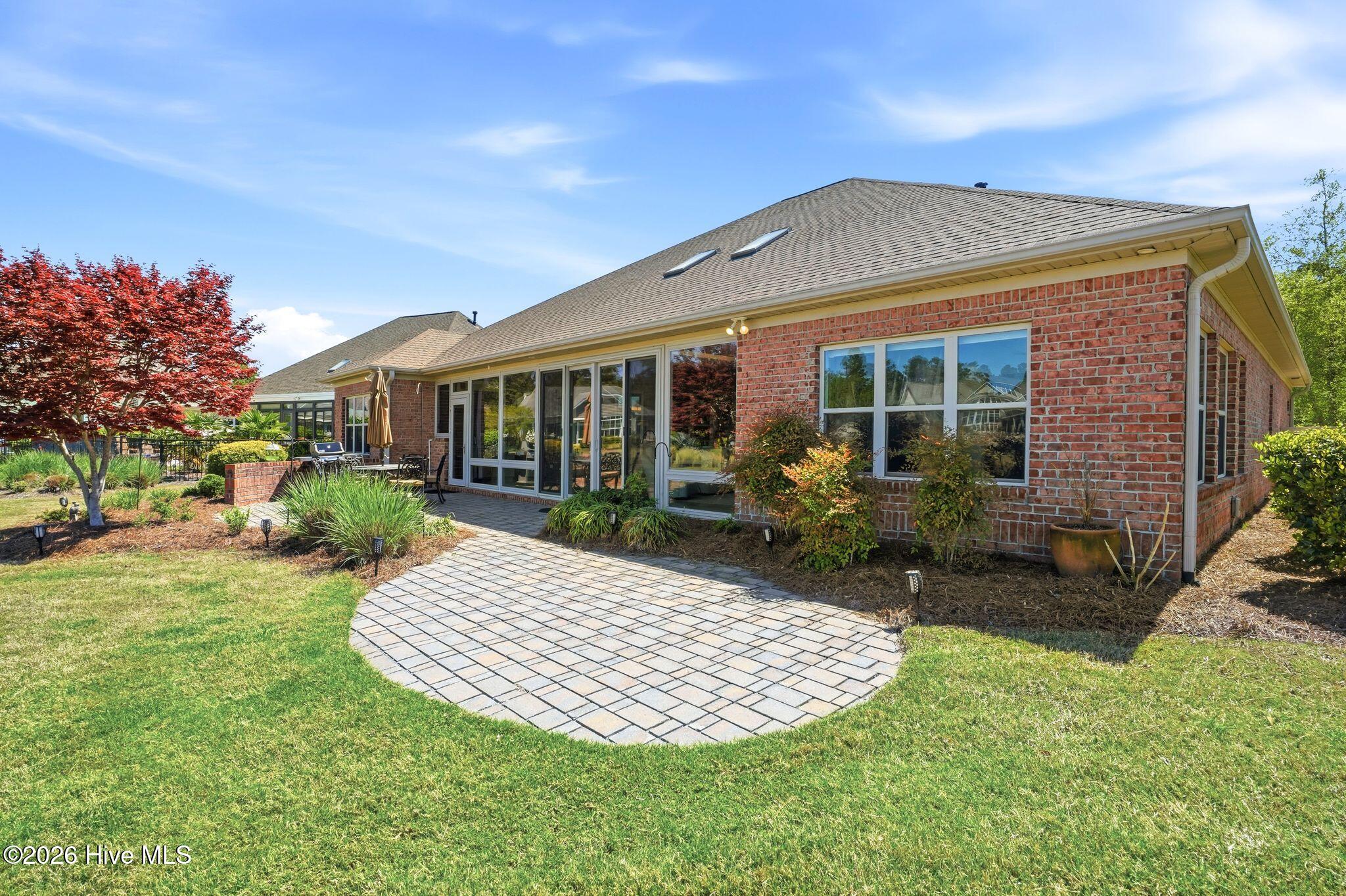 100565235 | Photo 65