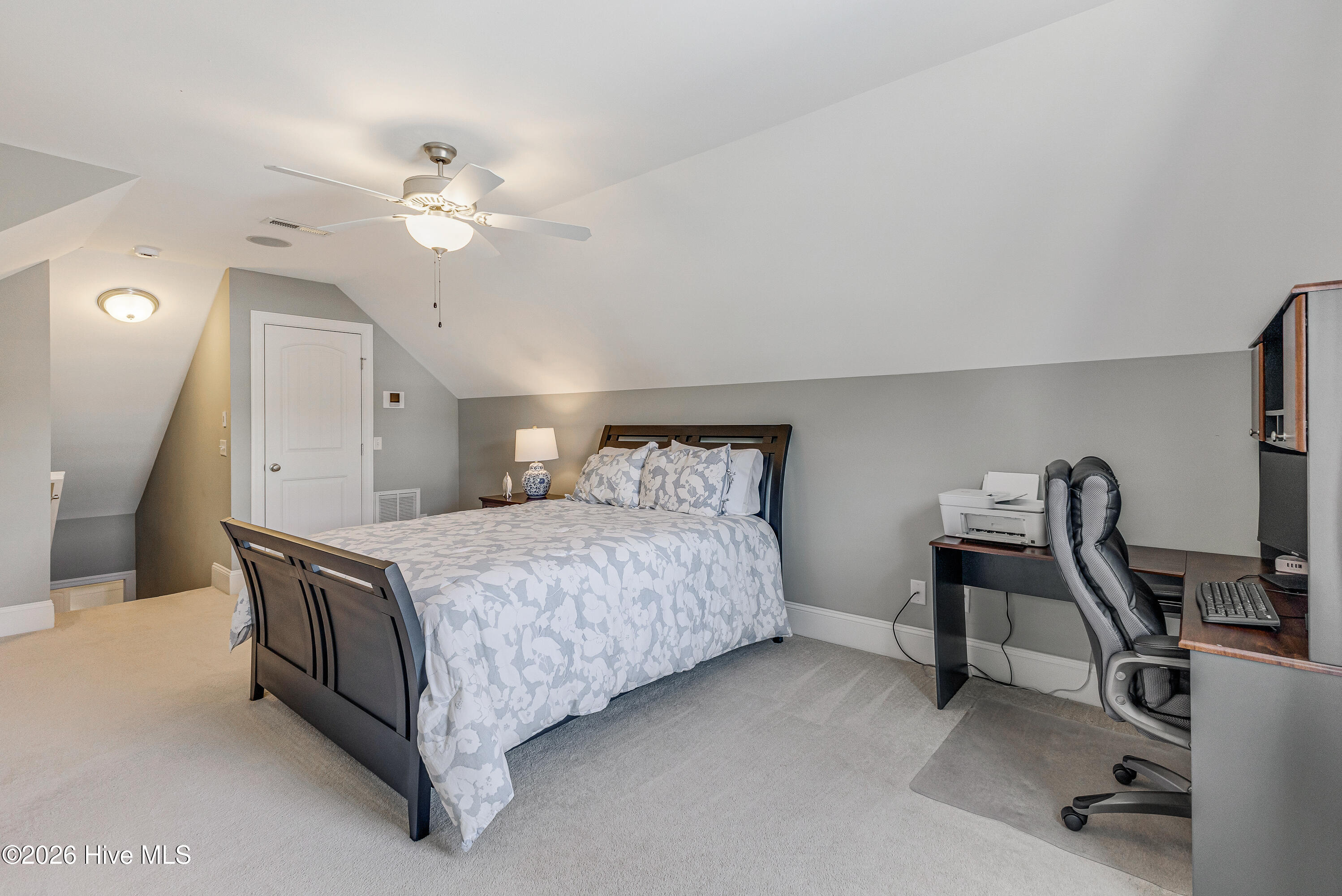 100553898 | Photo 29