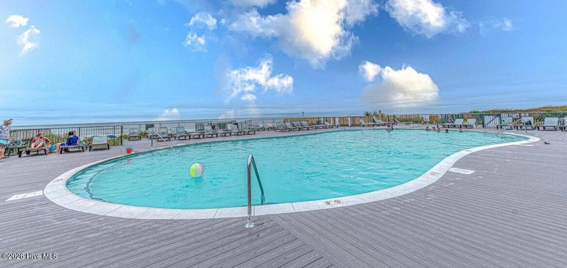 100567598 | Photo 47