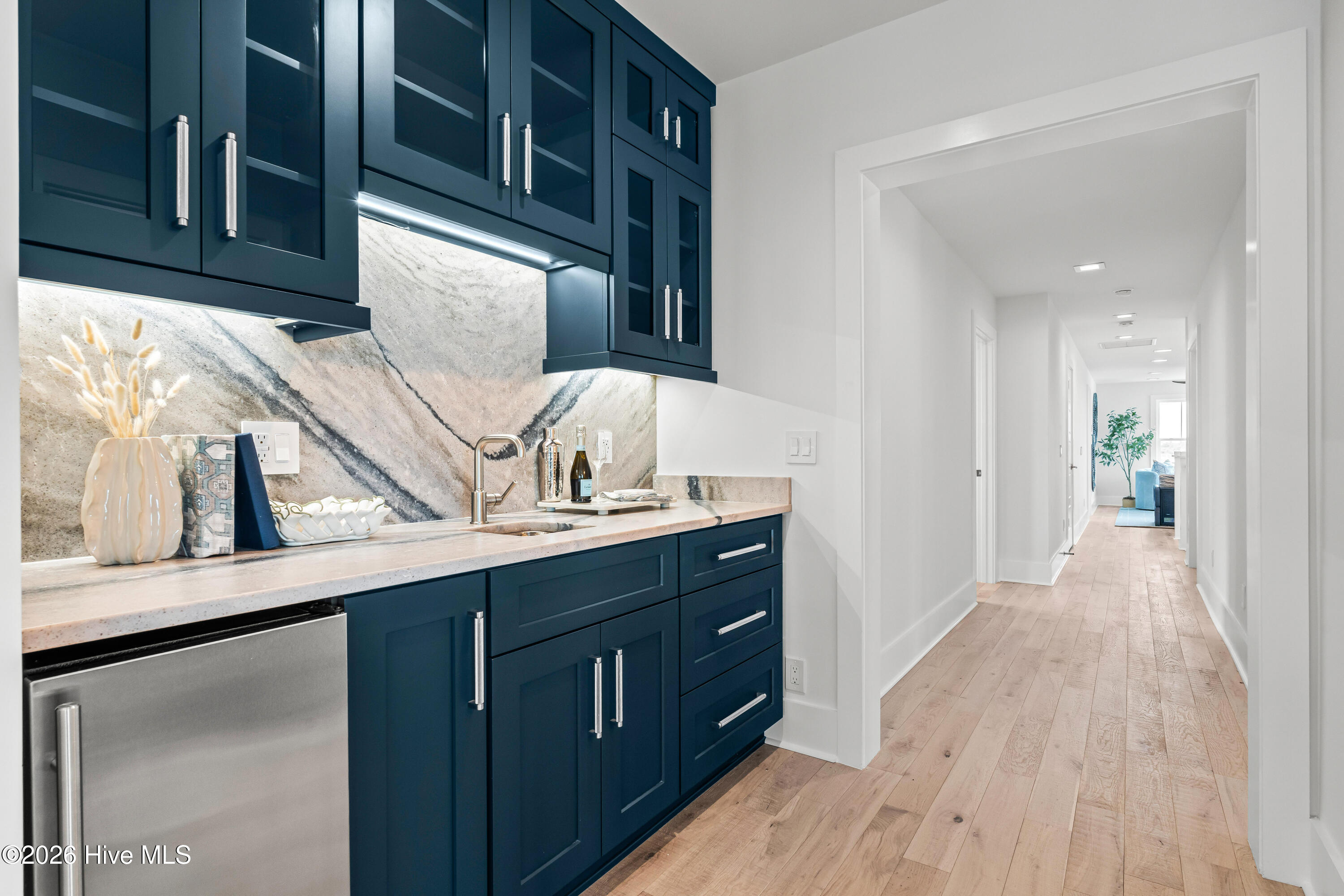 100558368 | Photo 28