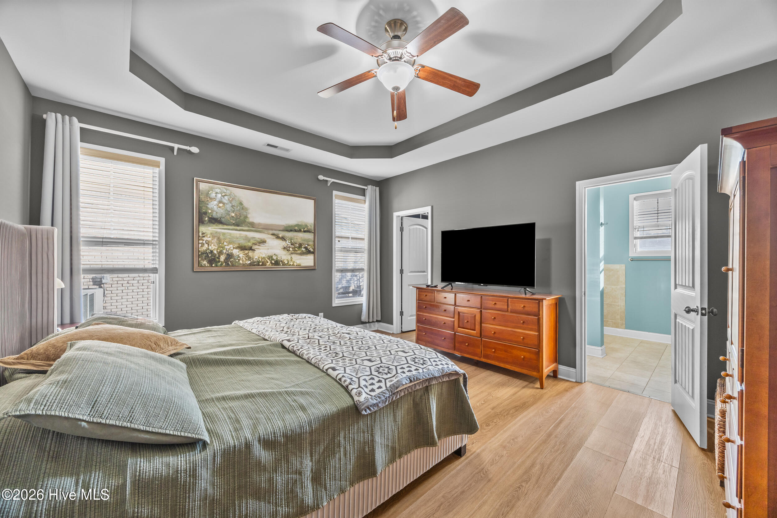 100550084 | Photo 14