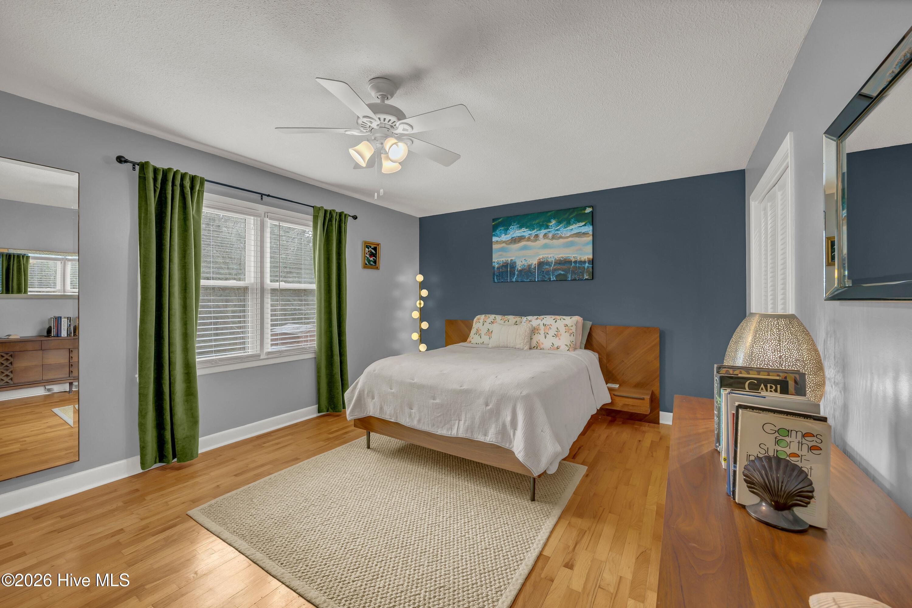 100555704 | Photo 15