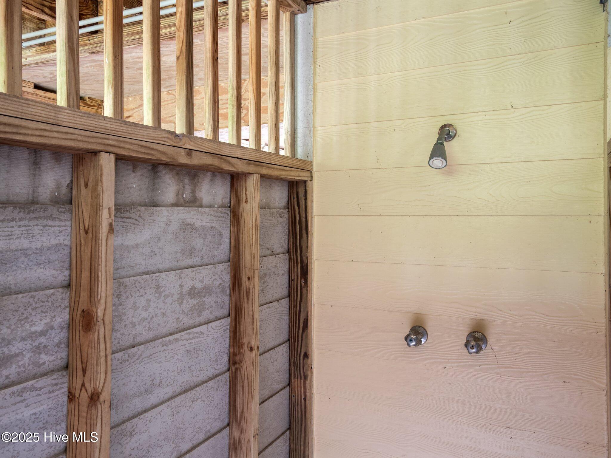 100513840 | Photo 31