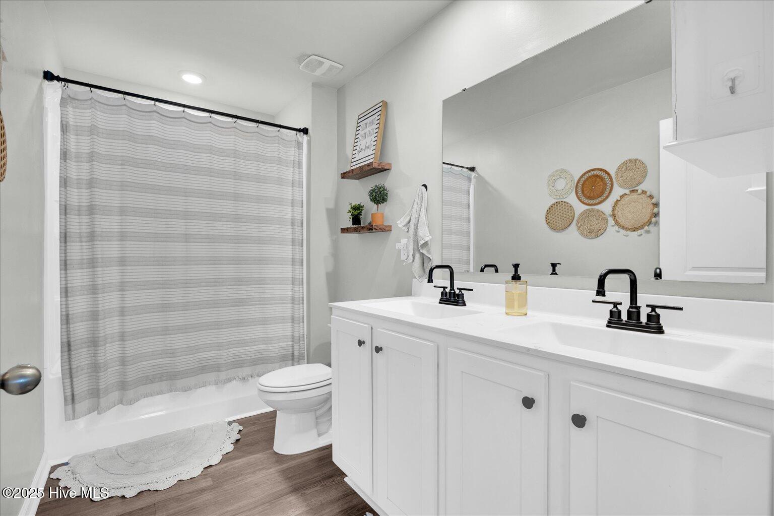 100518788 | Photo 24