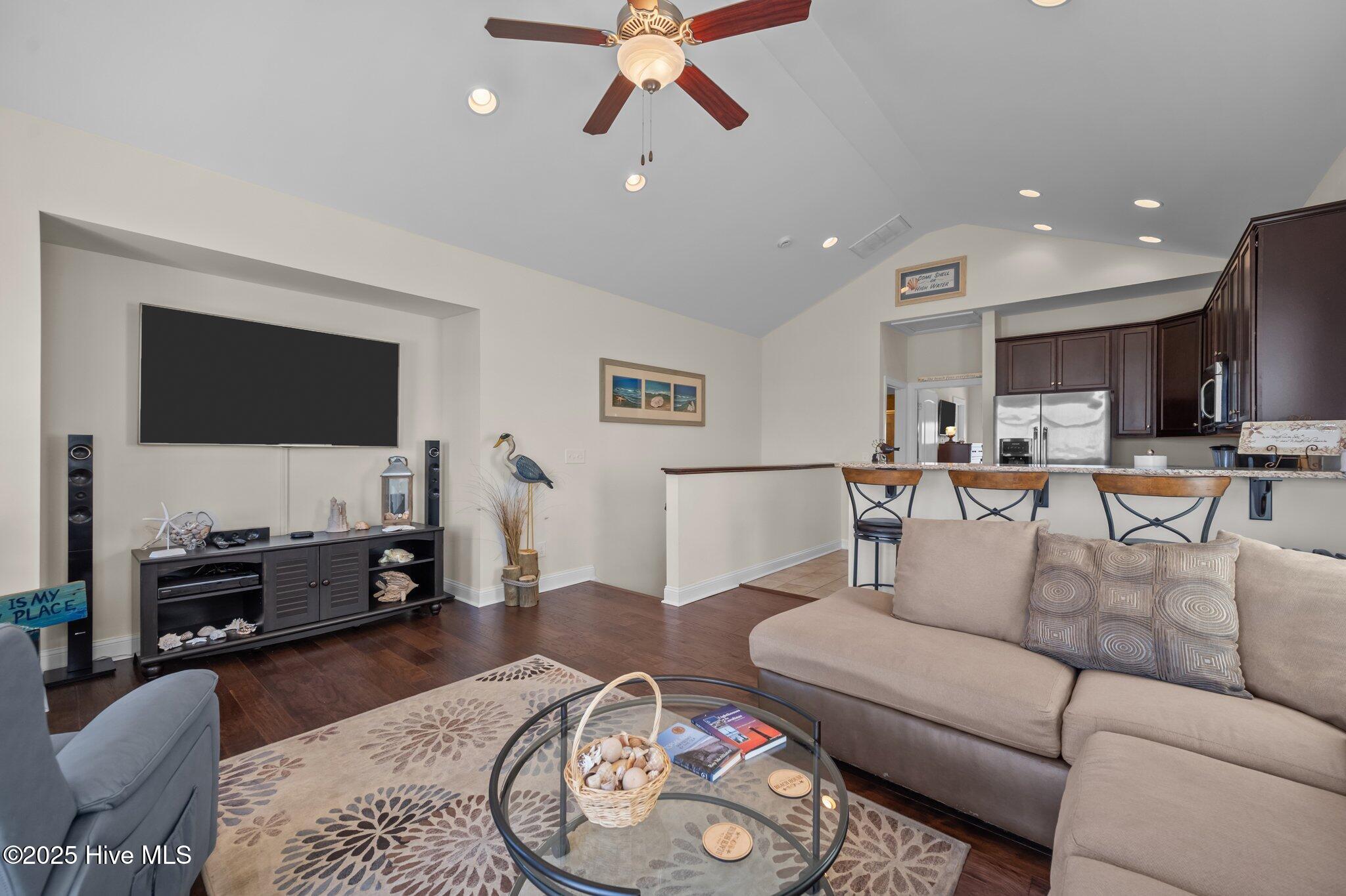 100515598 | Photo 10