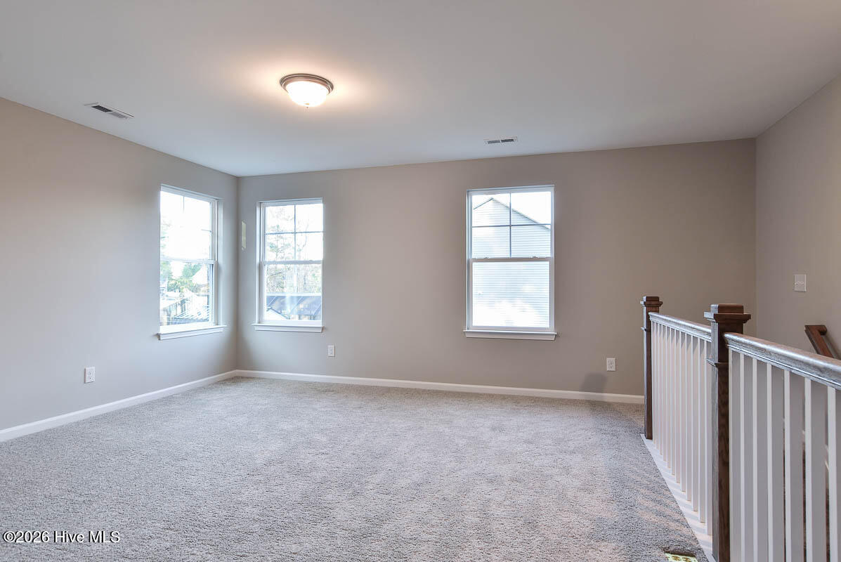 100561005 | Photo 11