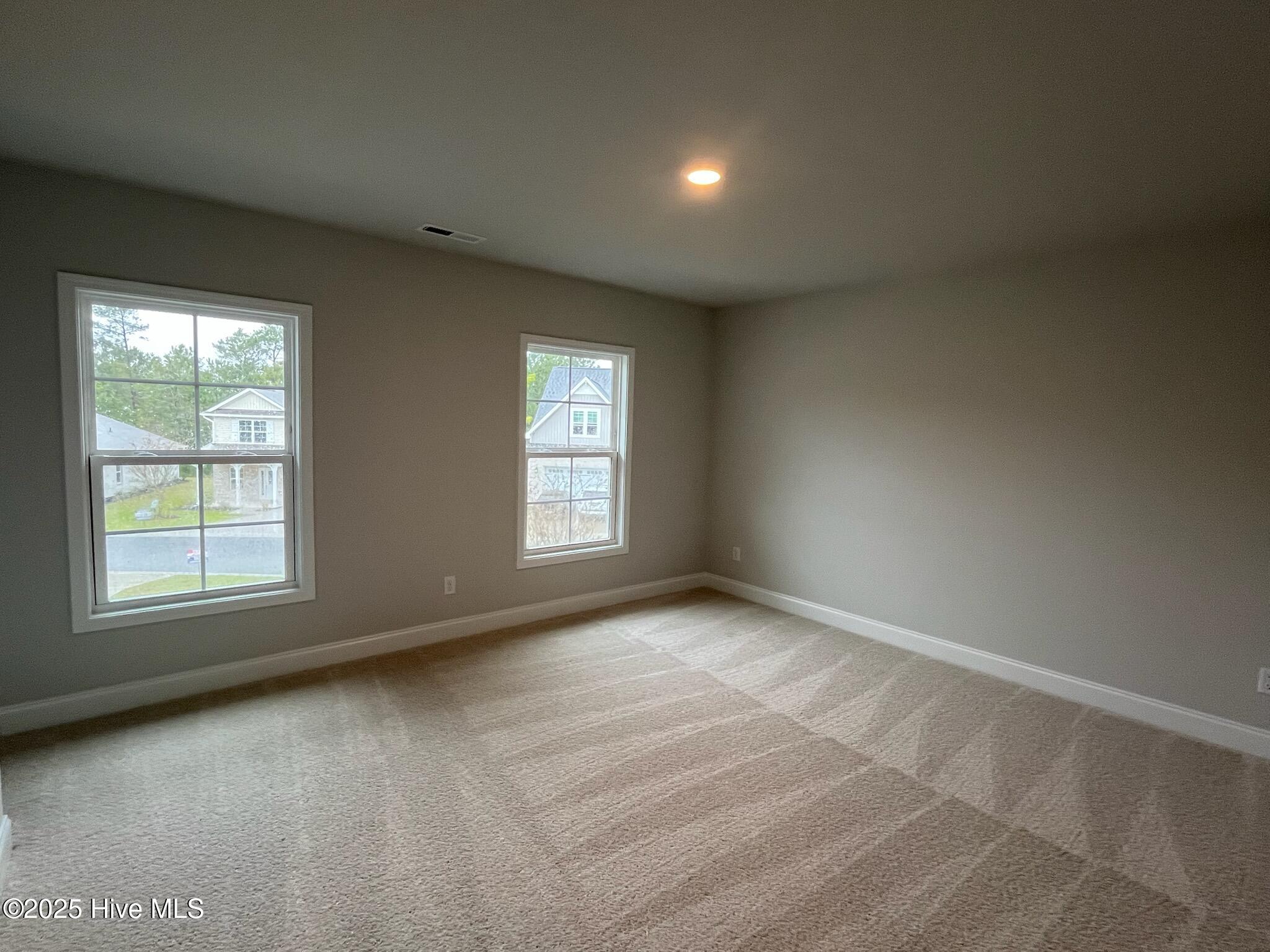 100423282 | Photo 35