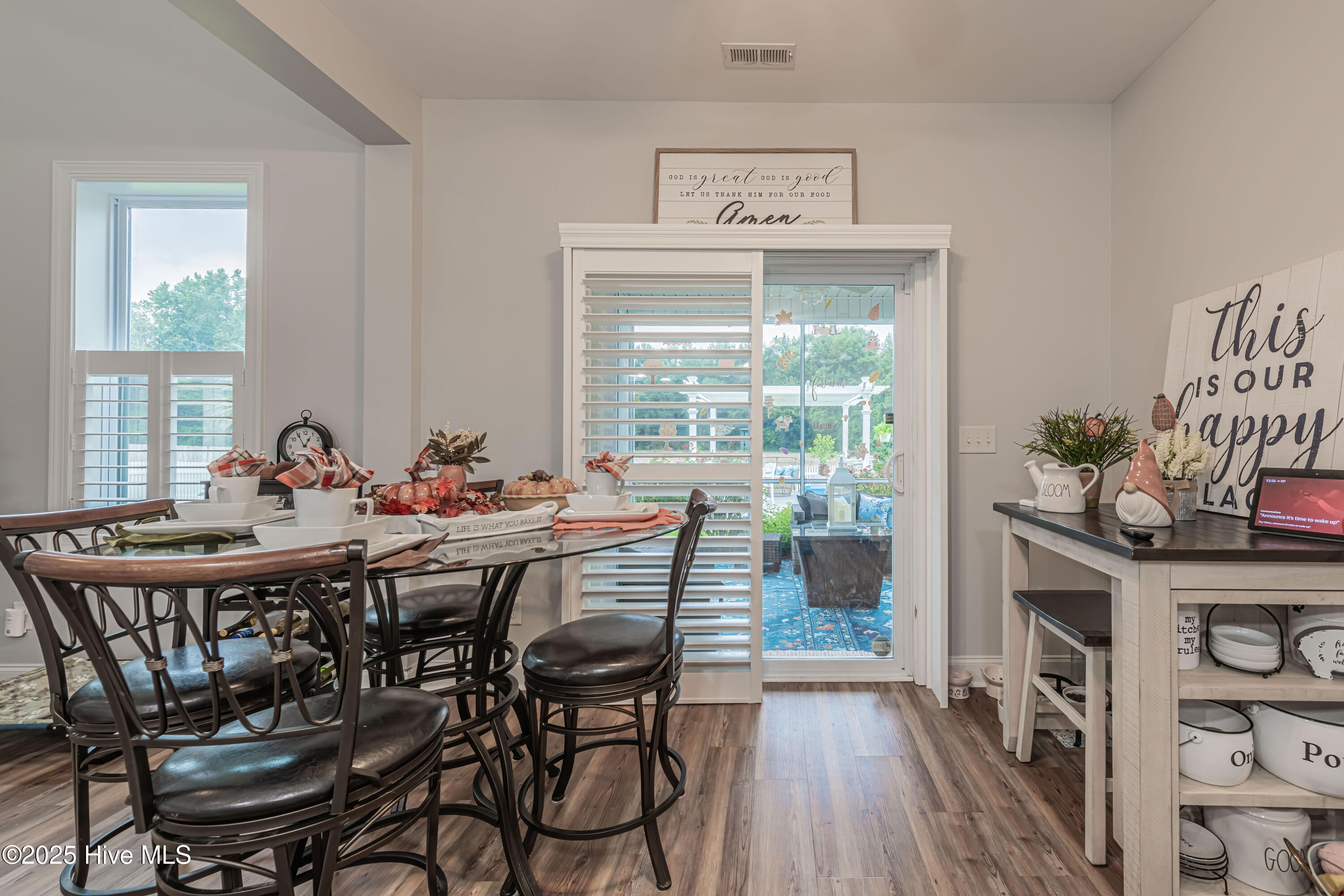 100524839 | Photo 33