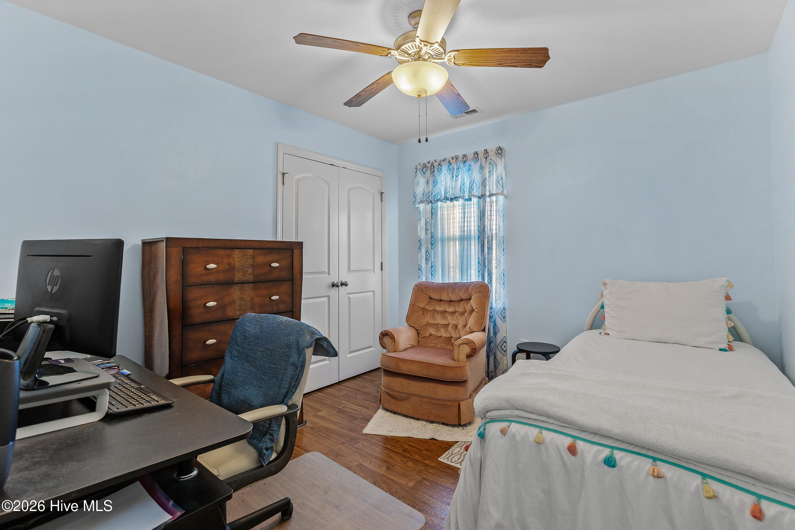 100566969 | Photo 16