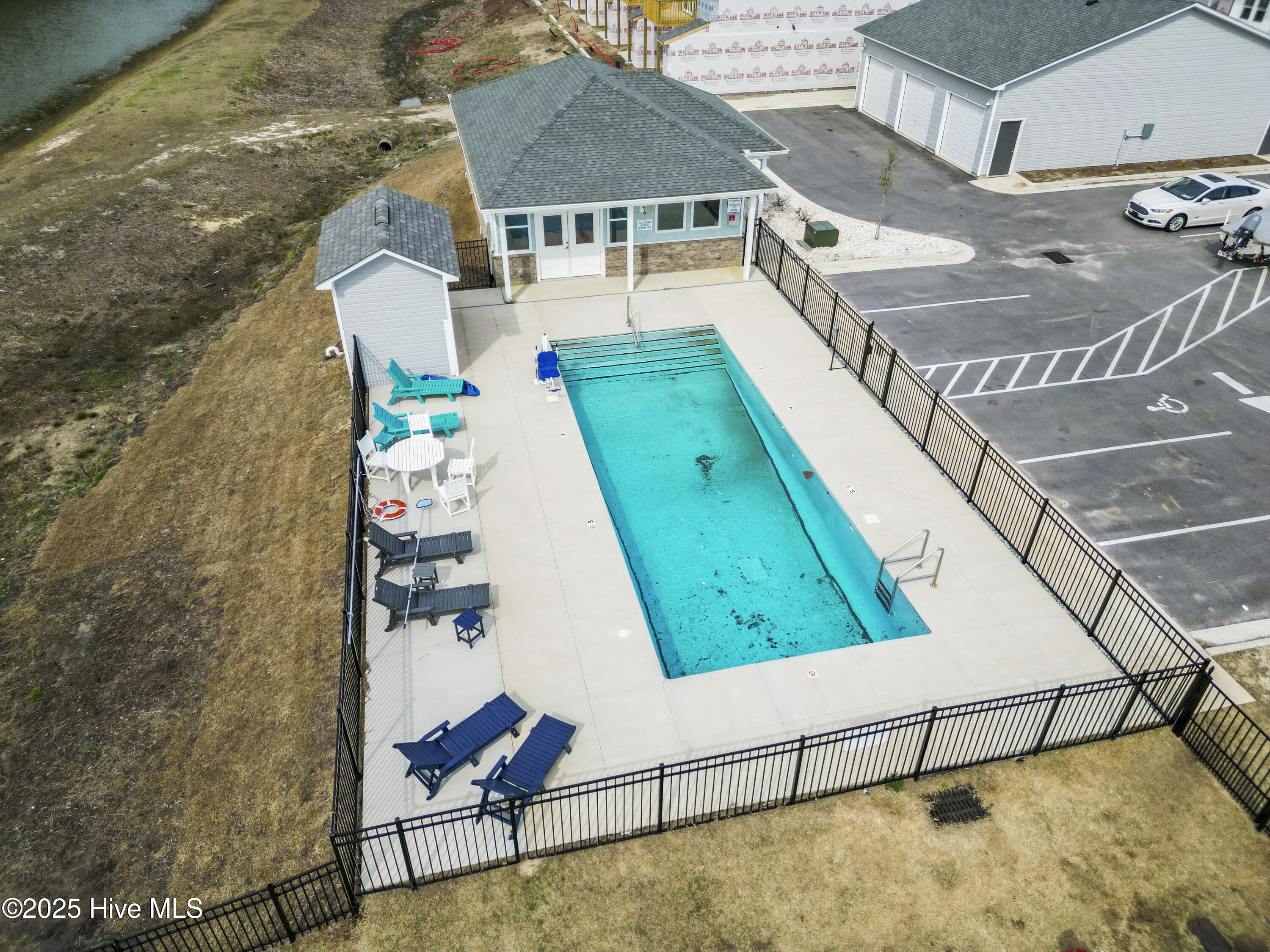 100505761 | Photo 54