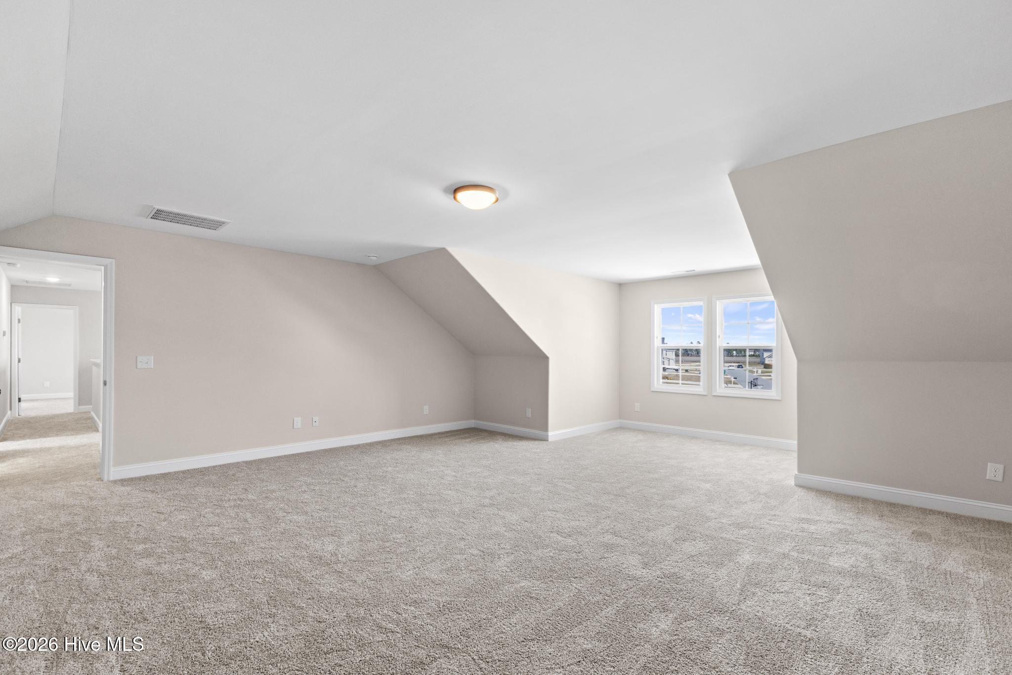 100544649 | Photo 35