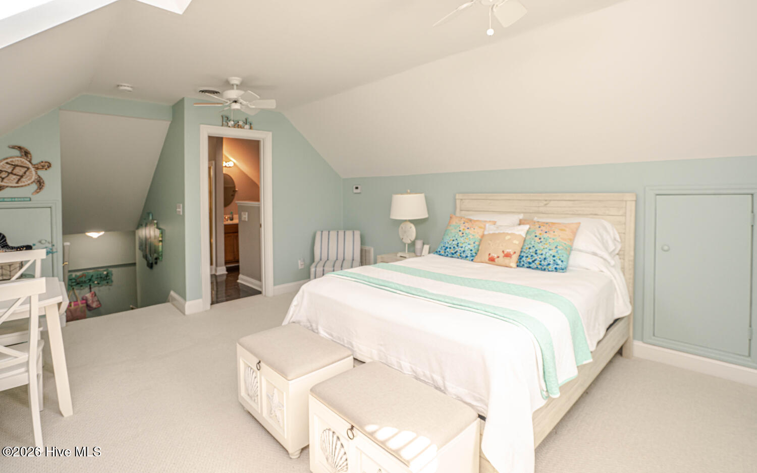 100561911 | Photo 49