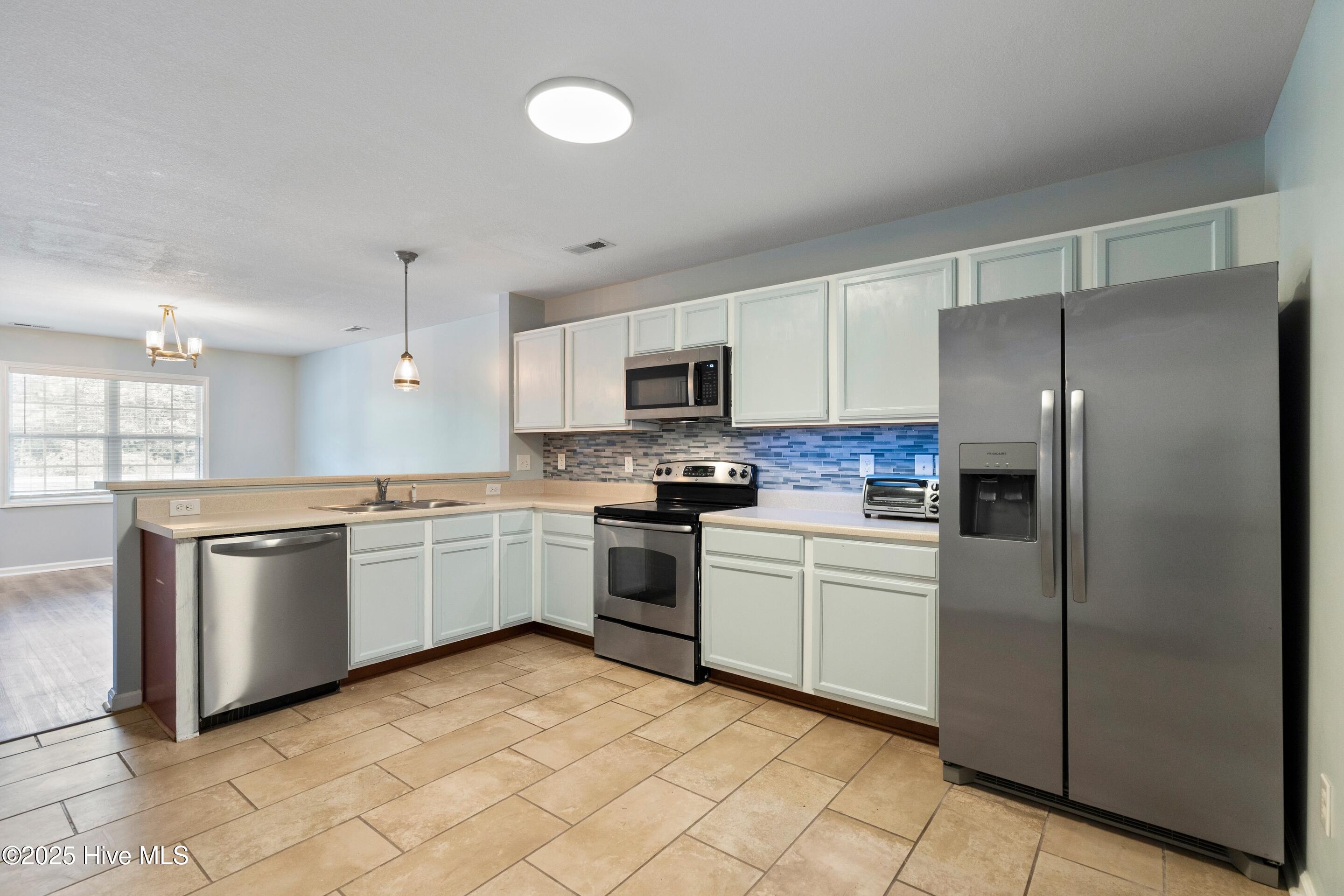 100536267 | Photo 16