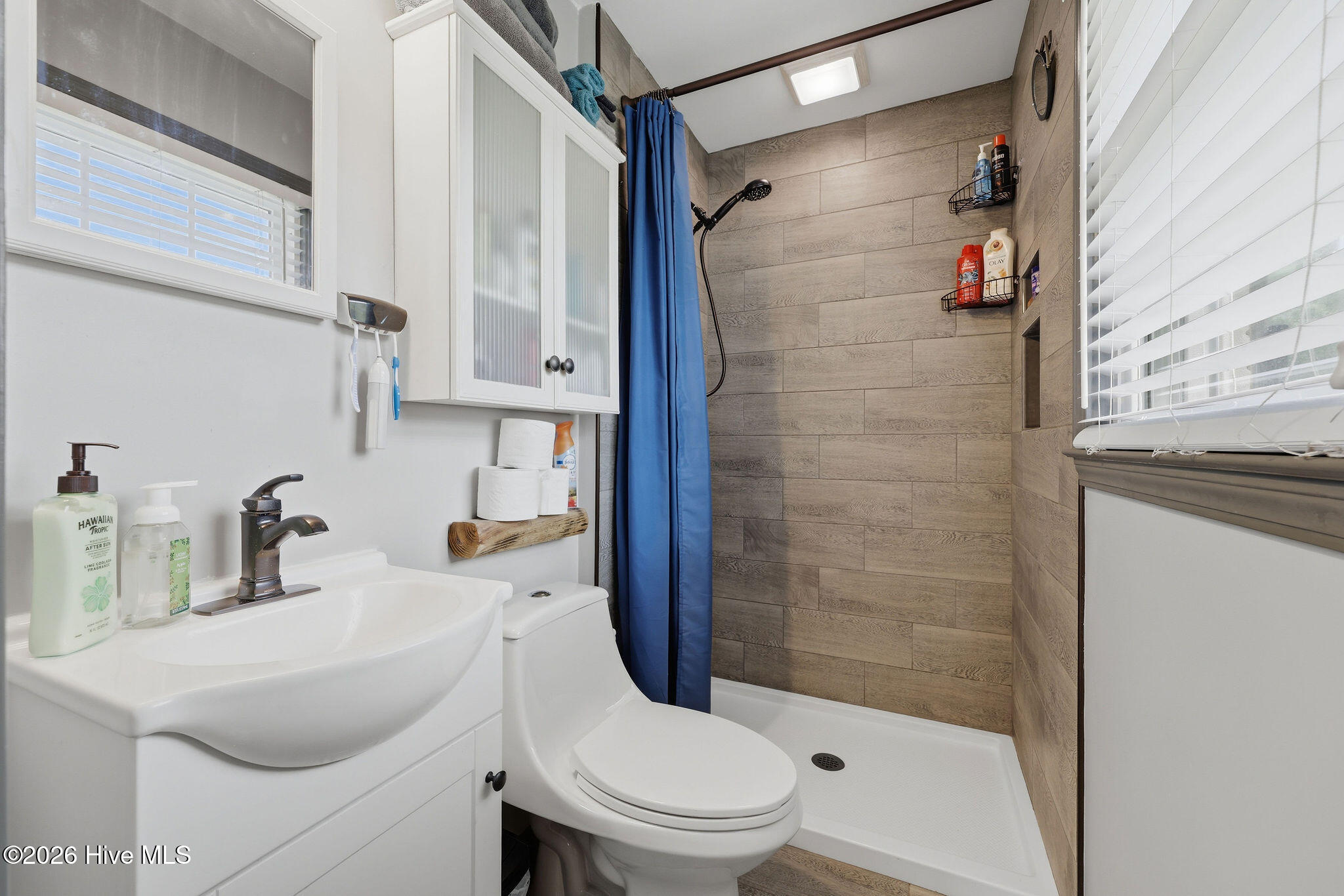 100570539 | Photo 22