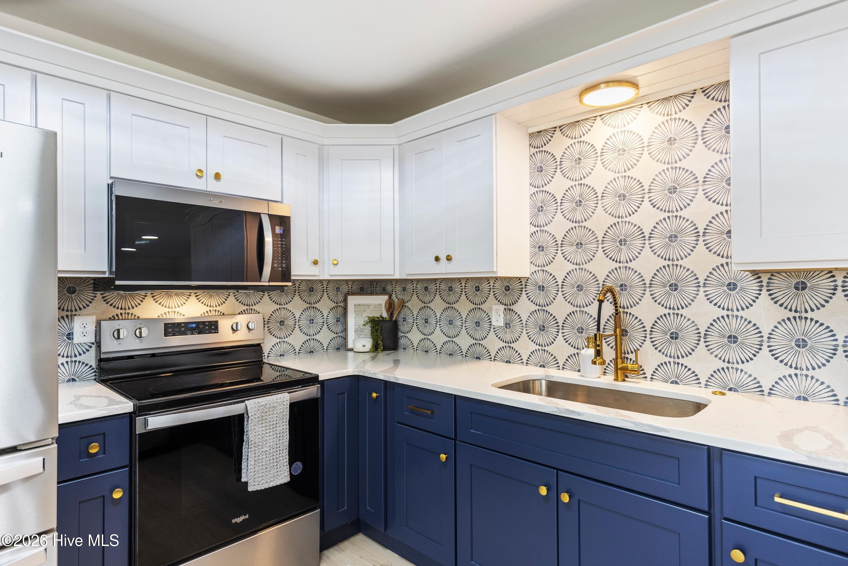 100549199 | Photo 12