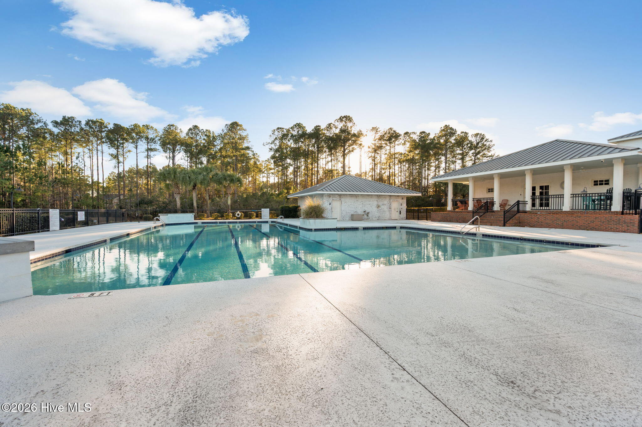 100549288 | Photo 37