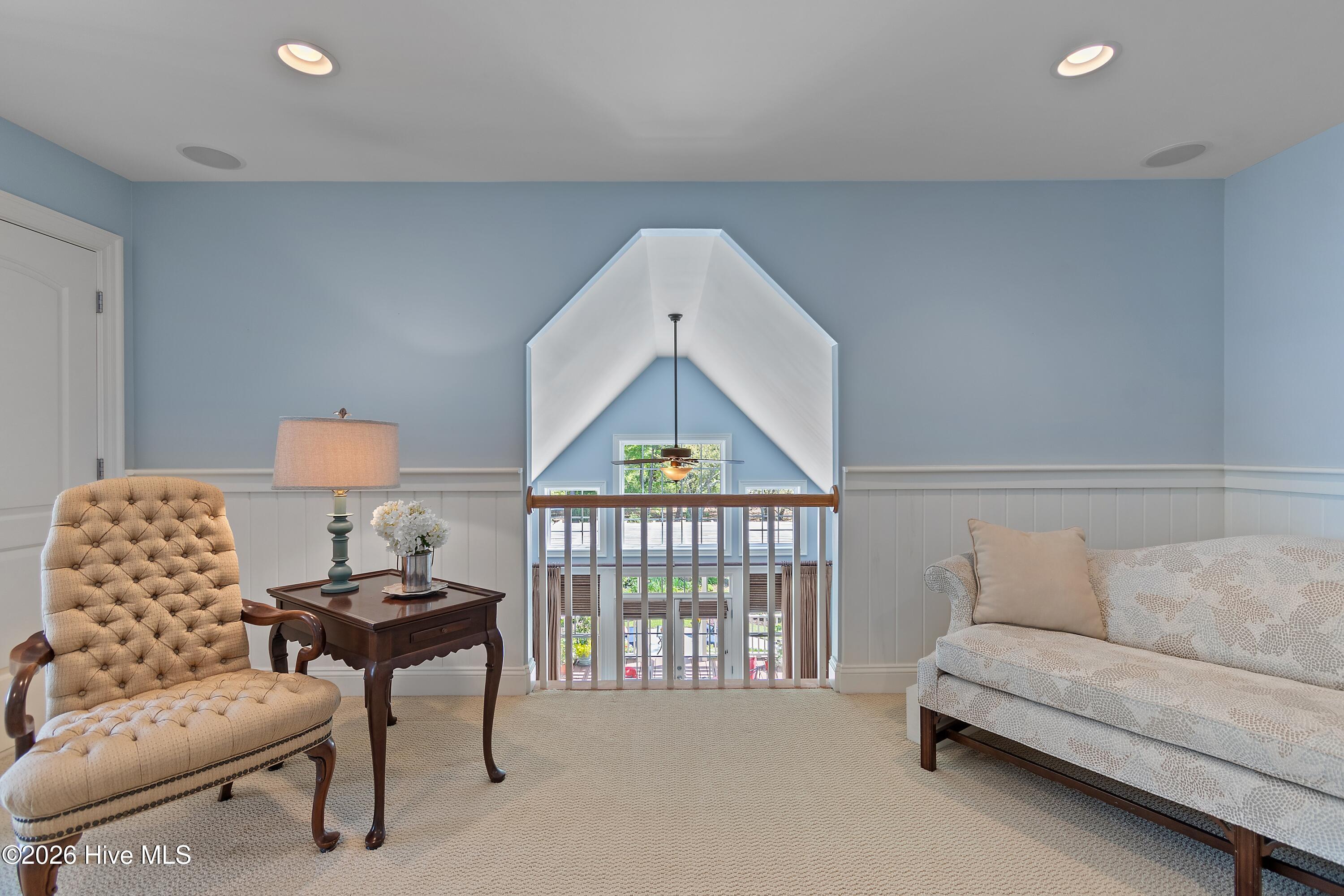 100567309 | Photo 71