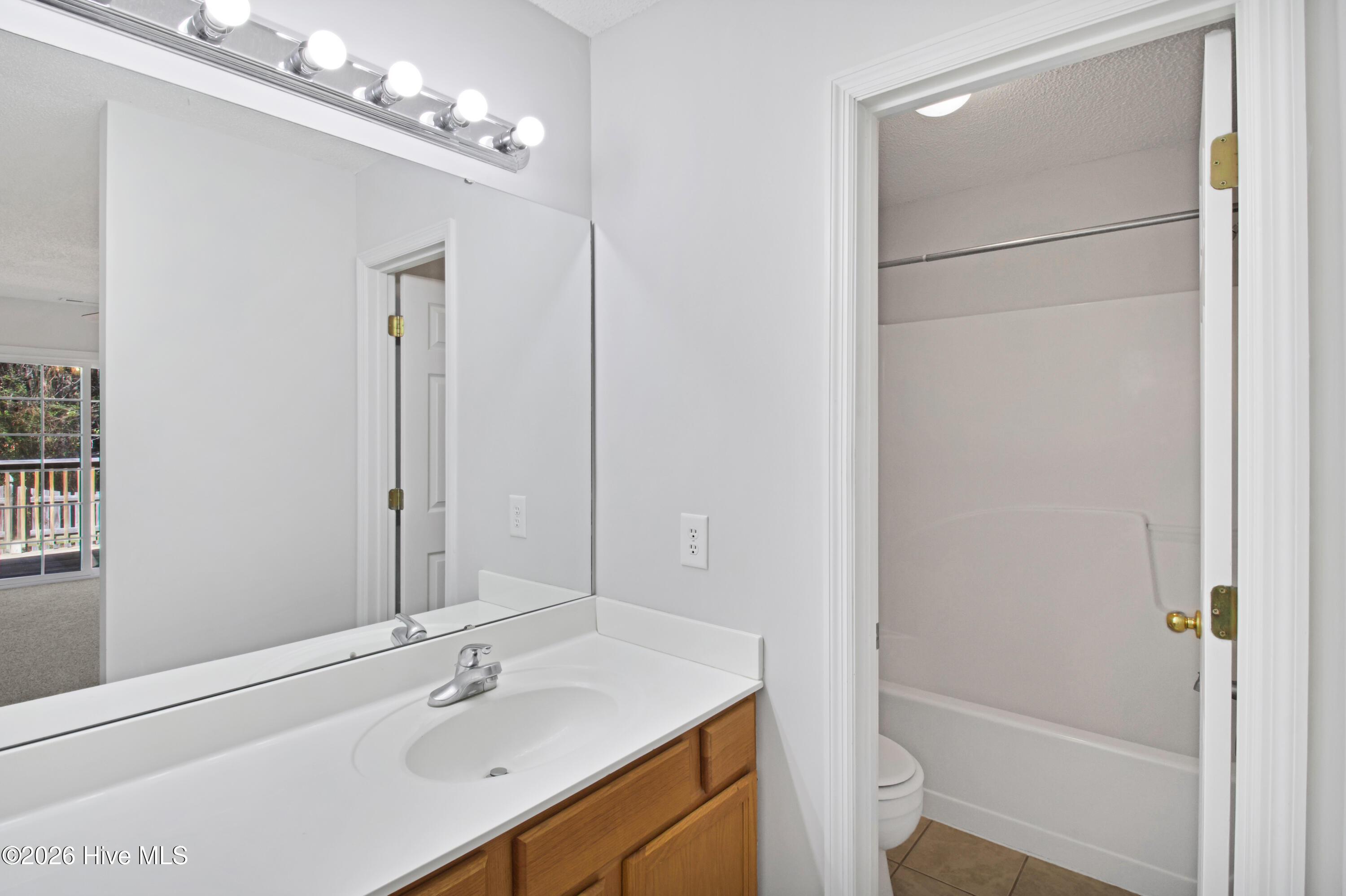 100556649 | Photo 19