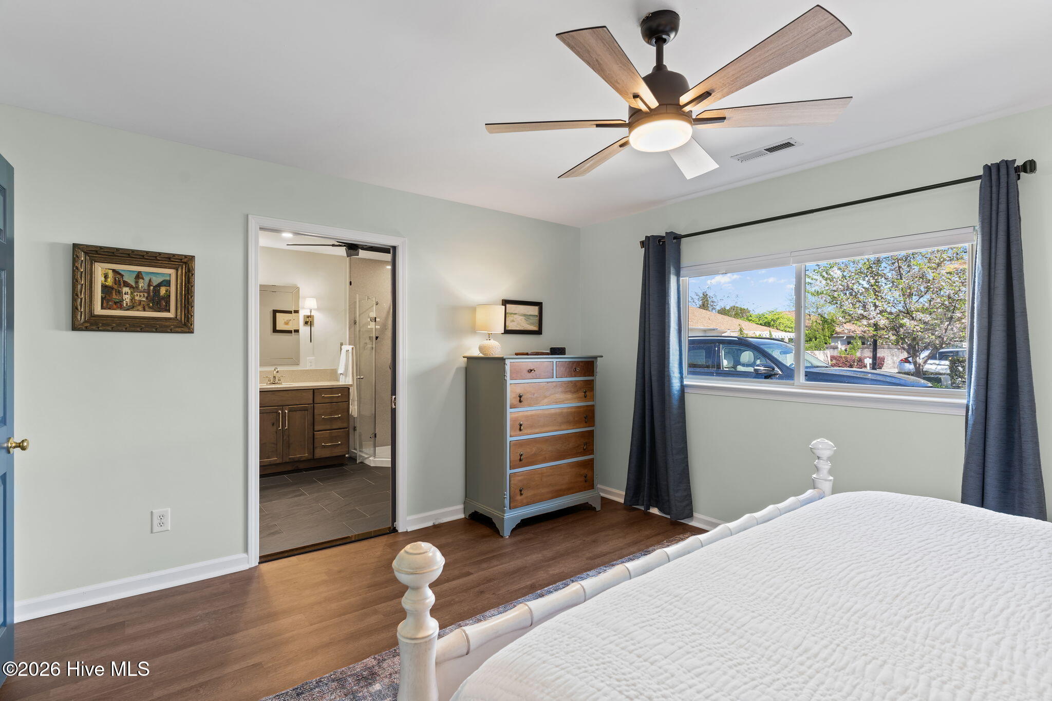 100564364 | Photo 23