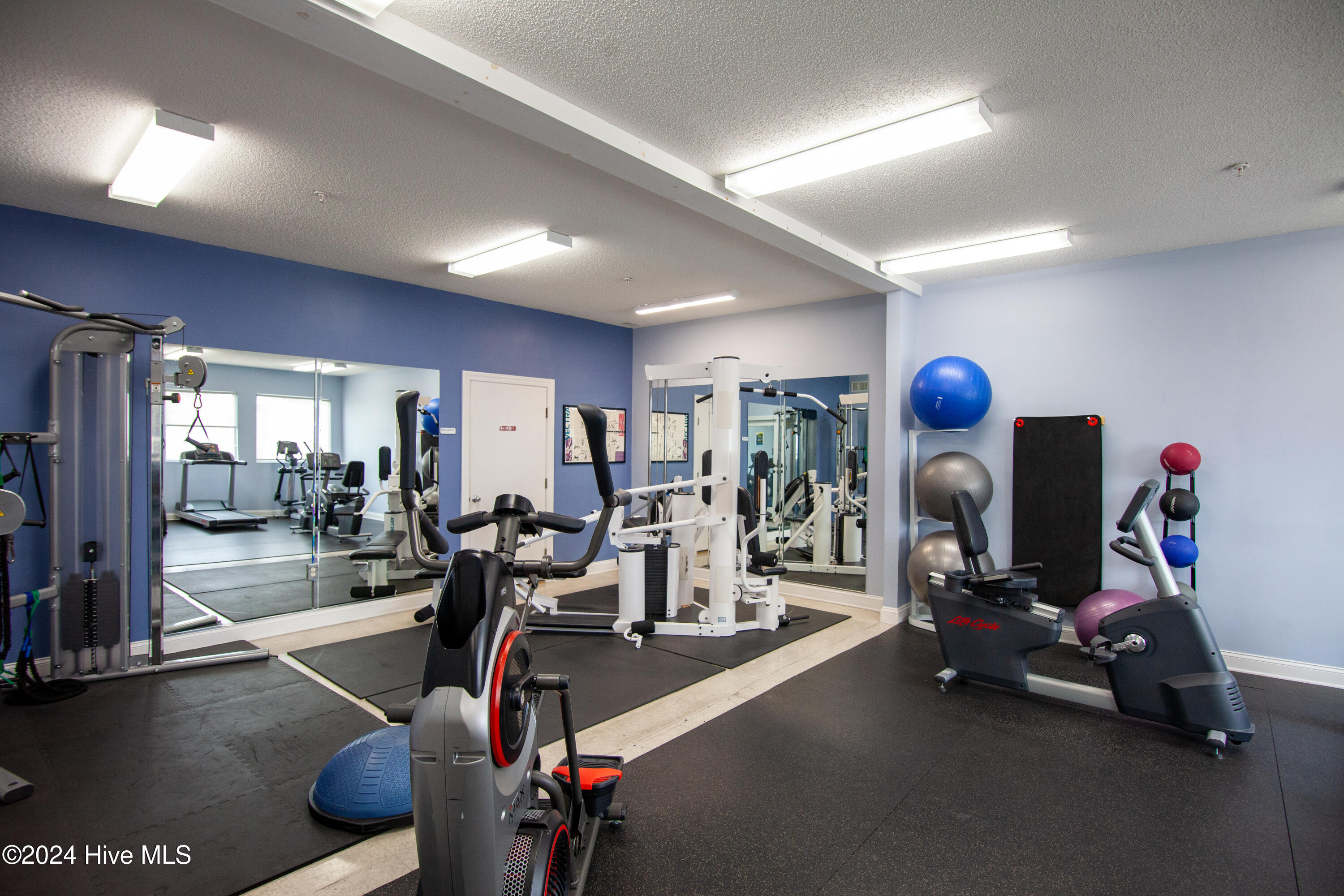 100 Olde Towne Yacht Club 