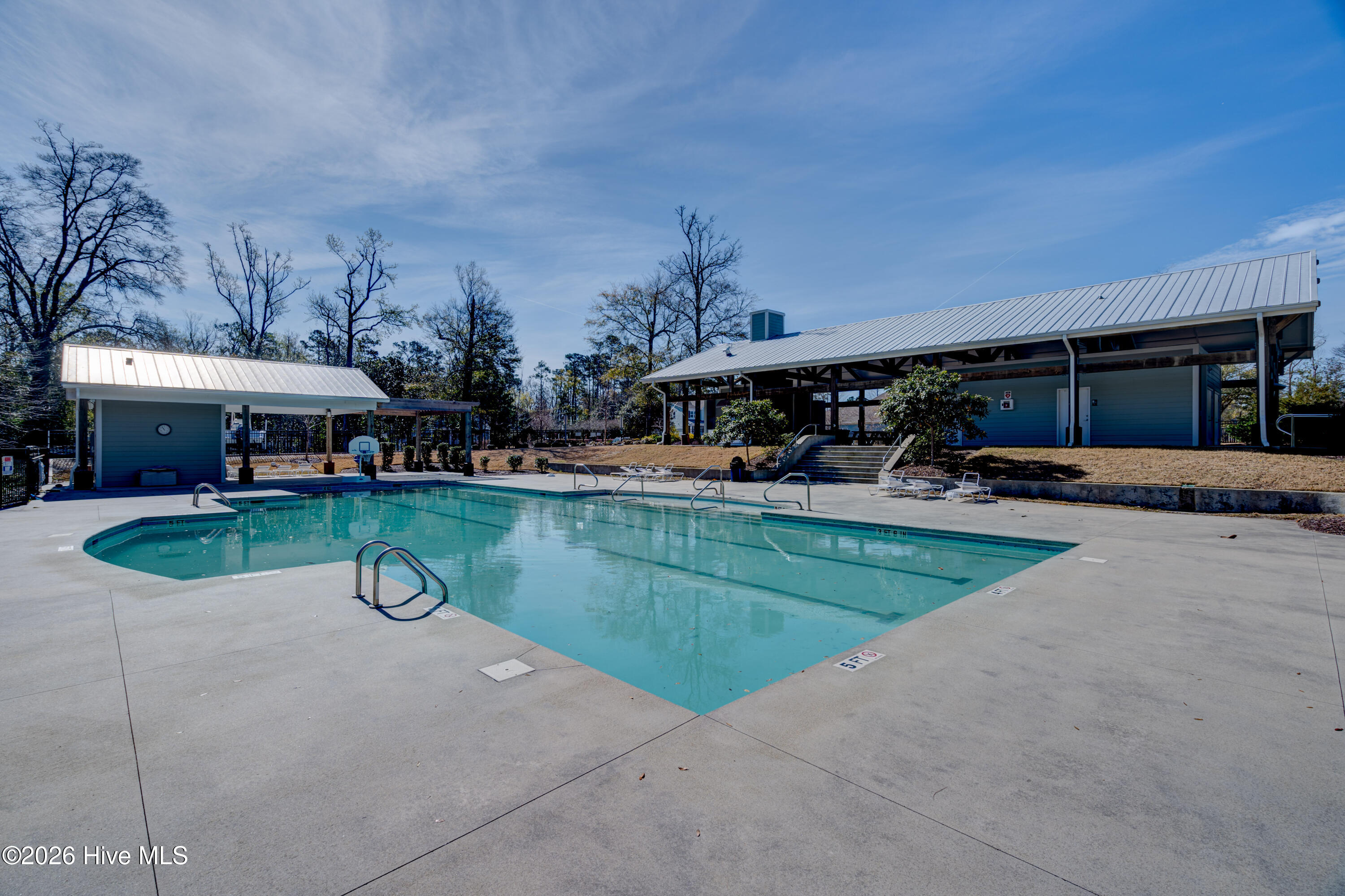 100558157 | Photo 70