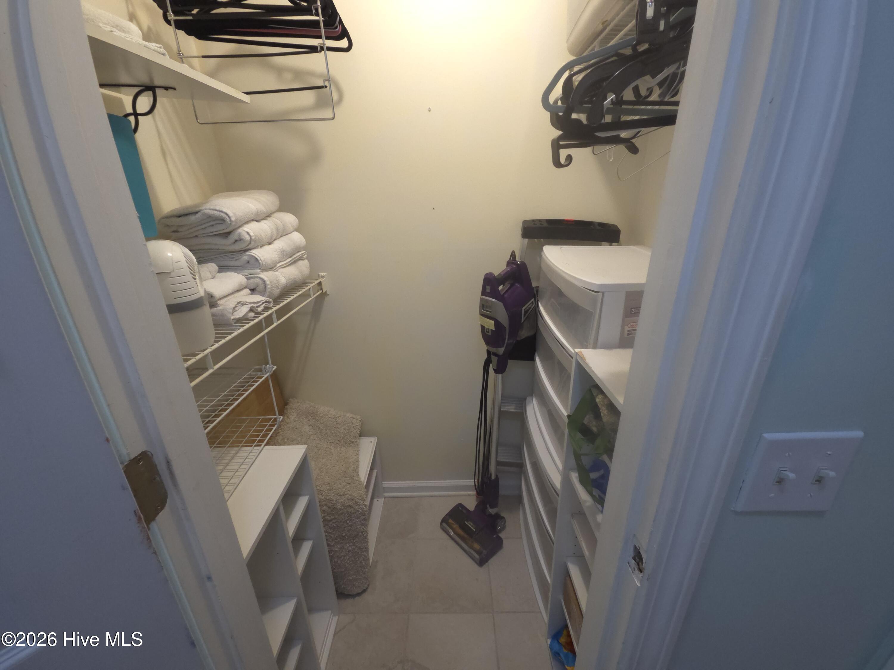 100555386 | Photo 19