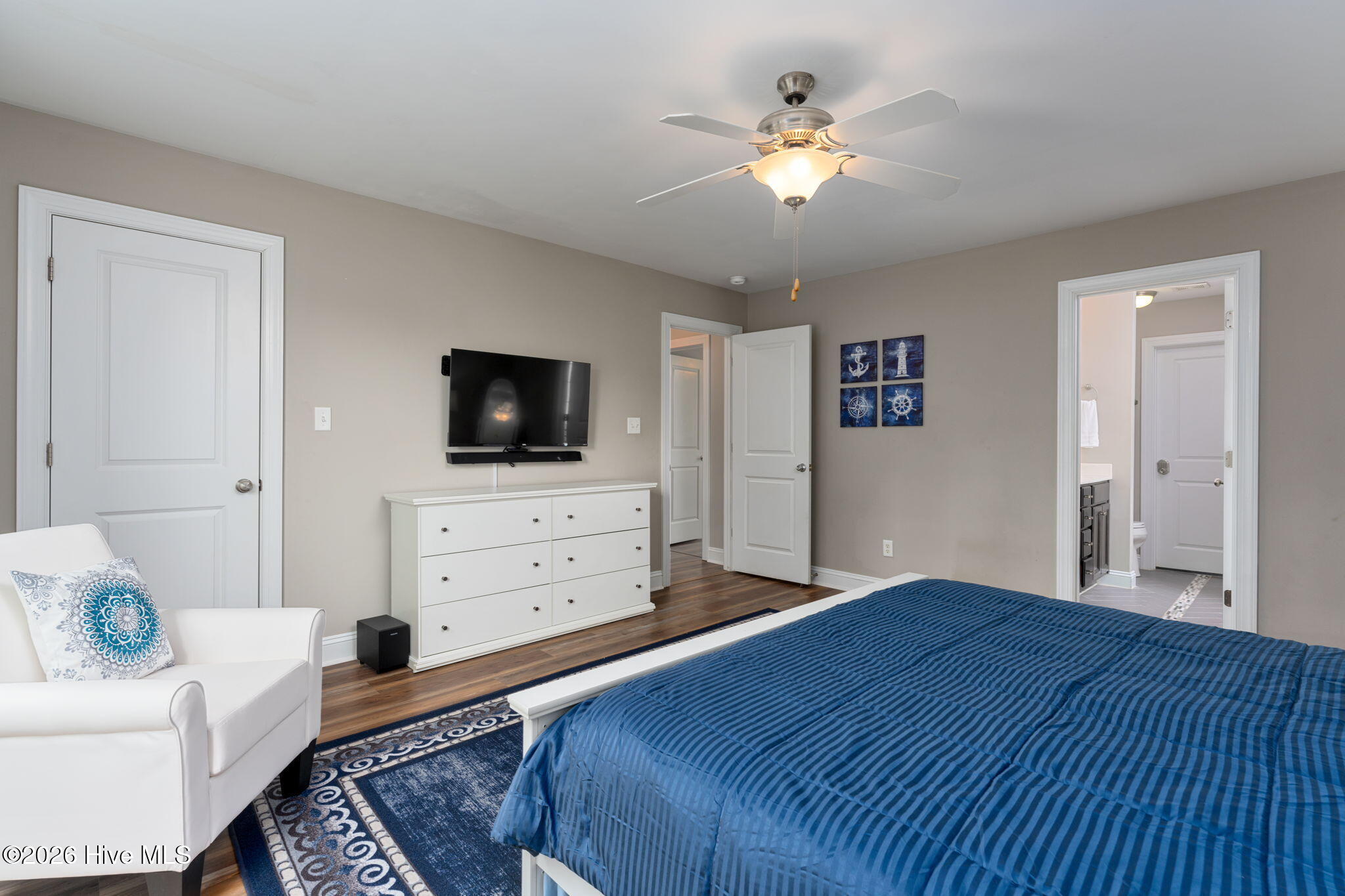 100550807 | Photo 24