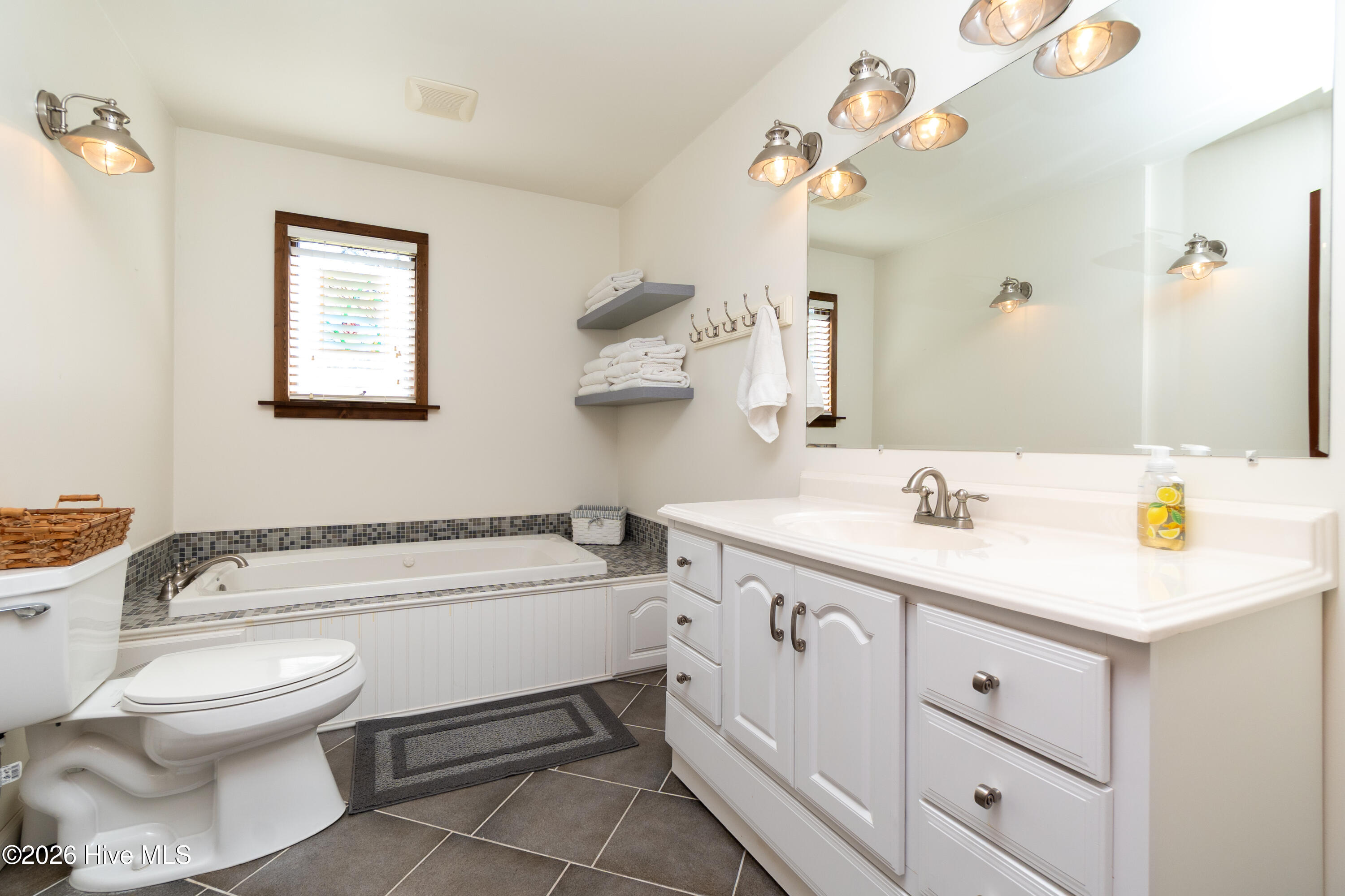 Down stairs full bath