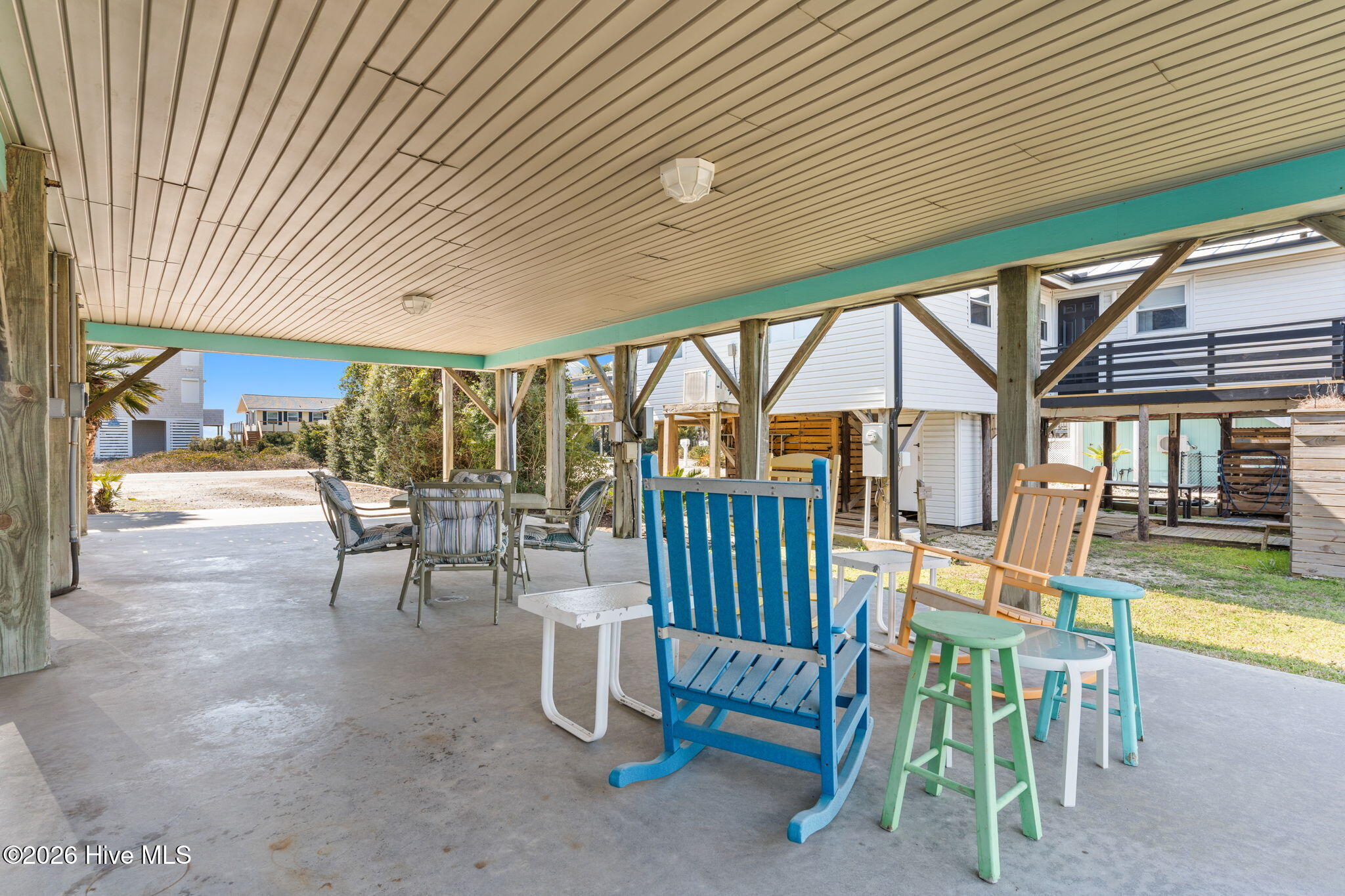 100556597 | Photo 35