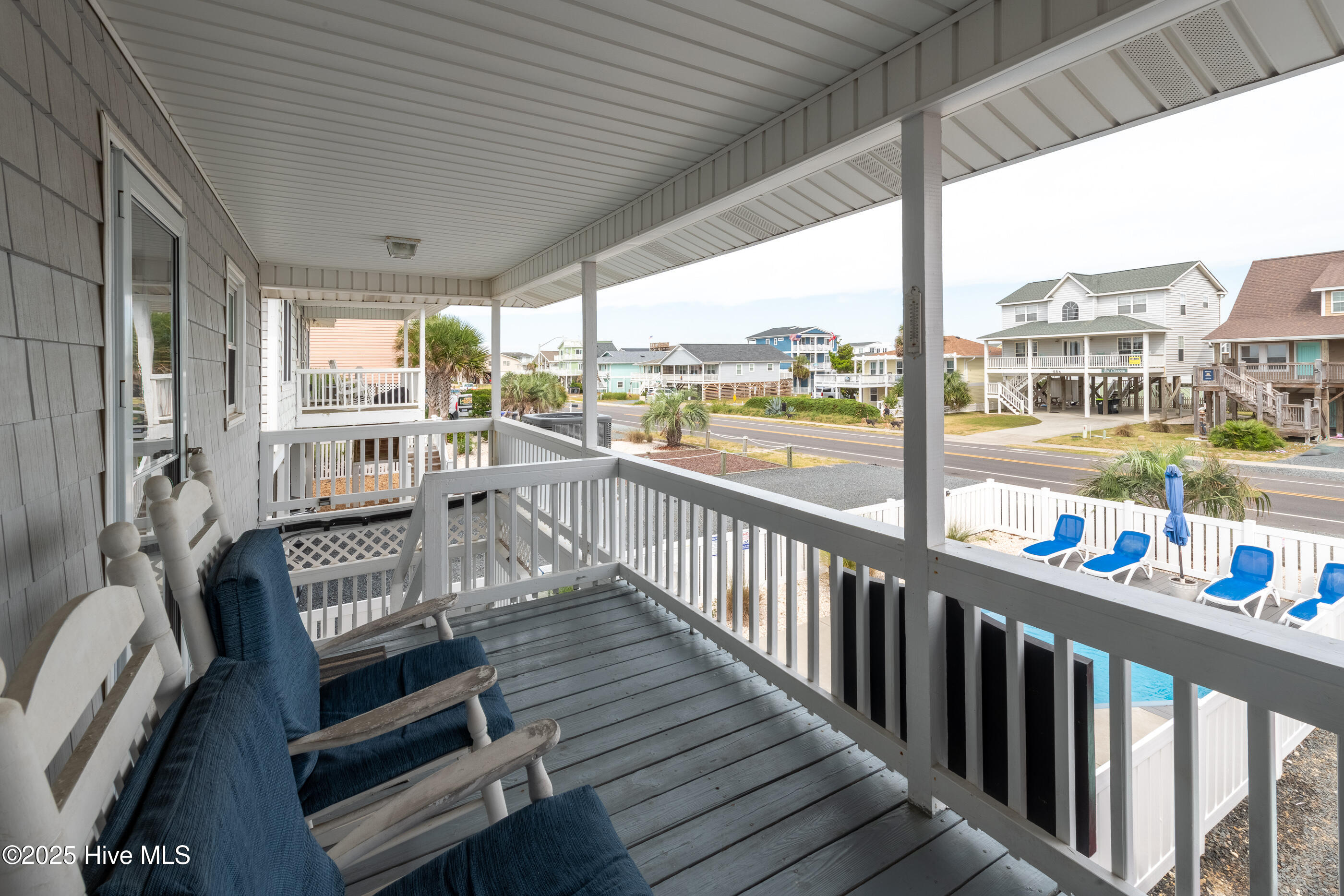 100530015 | Photo 10