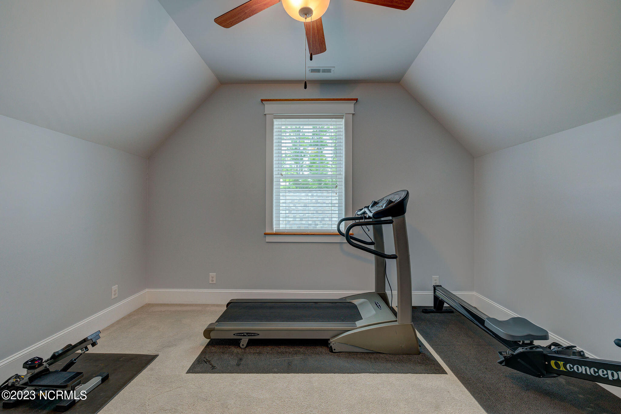 100568046 | Photo 46