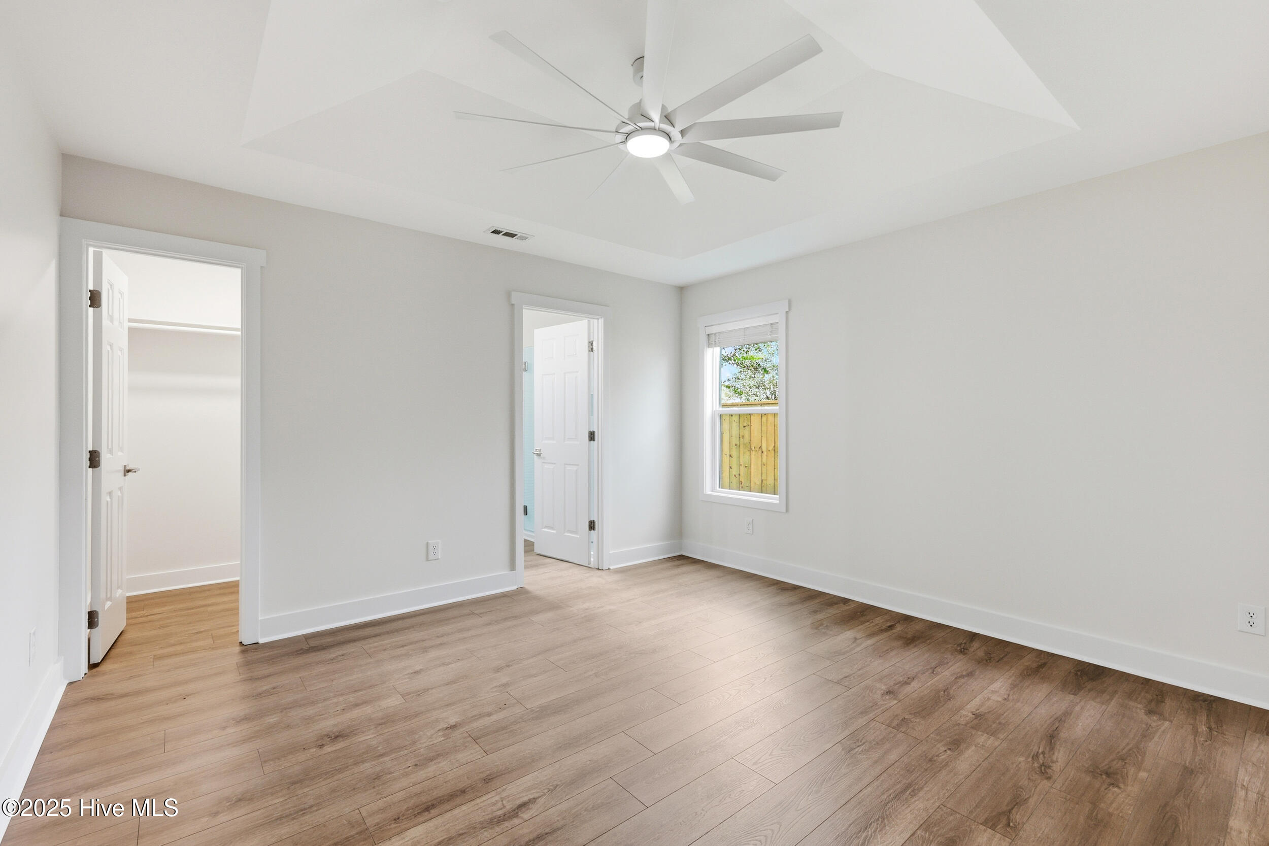 100540559 | Photo 14