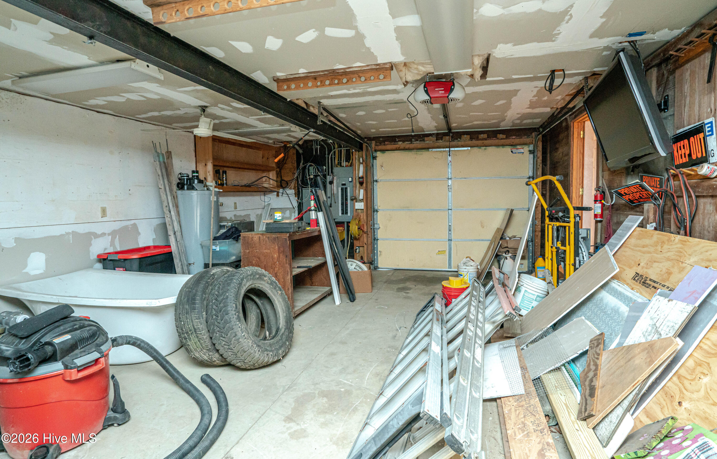 100549840 | Photo 26