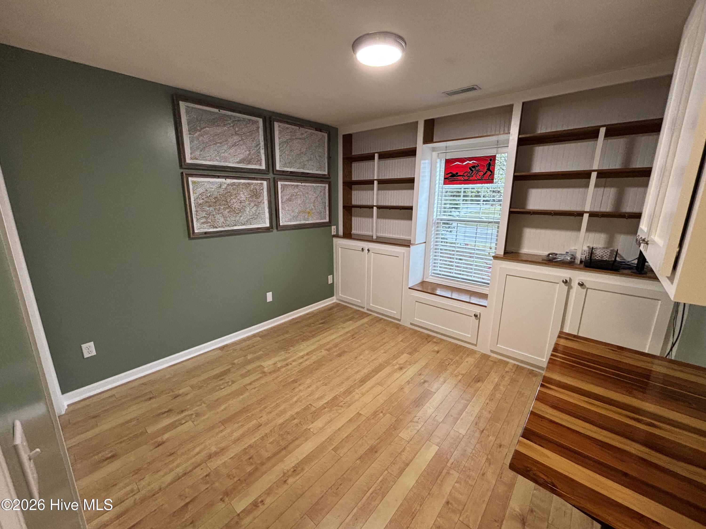 100561288 | Photo 35