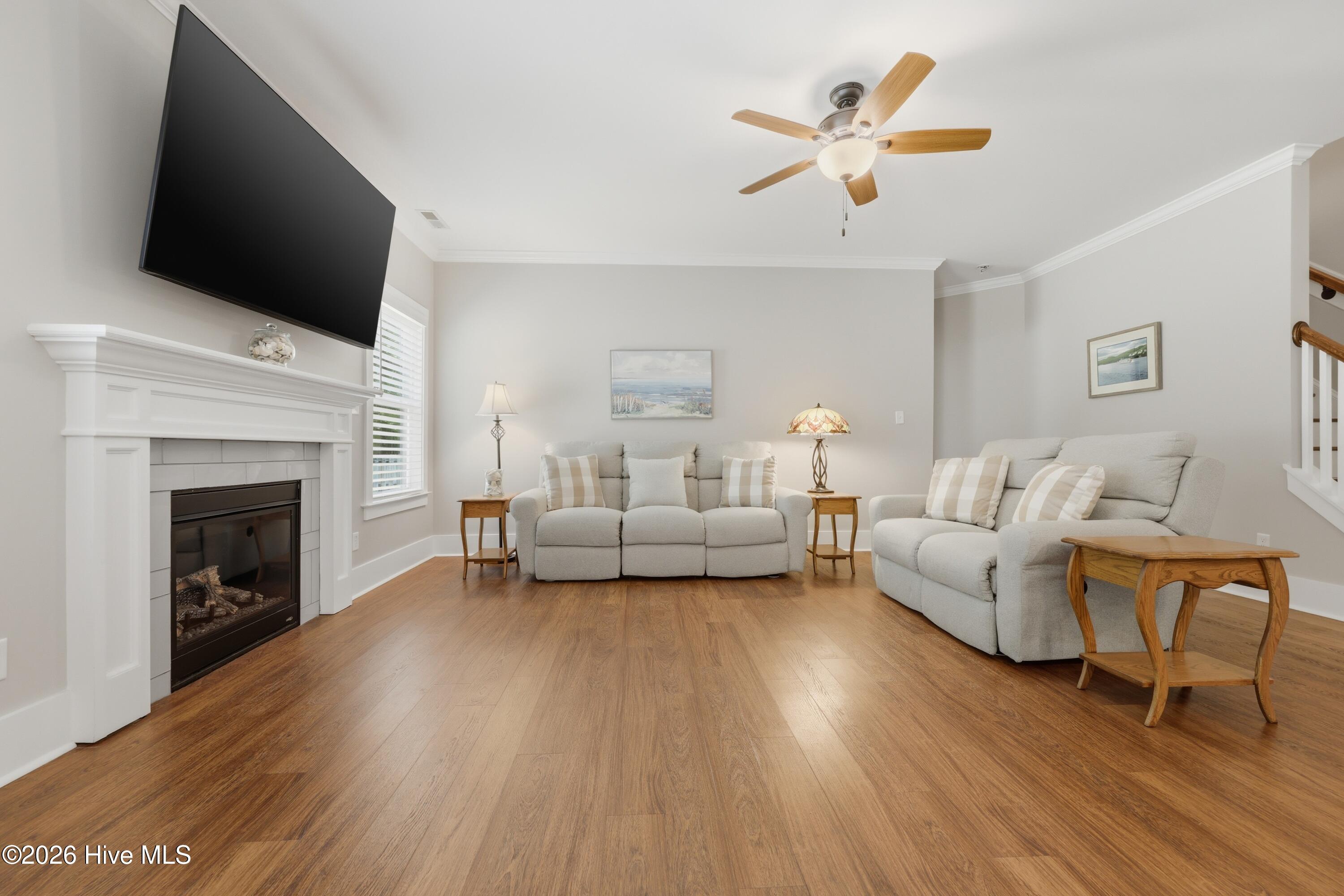 100569472 | Photo 18