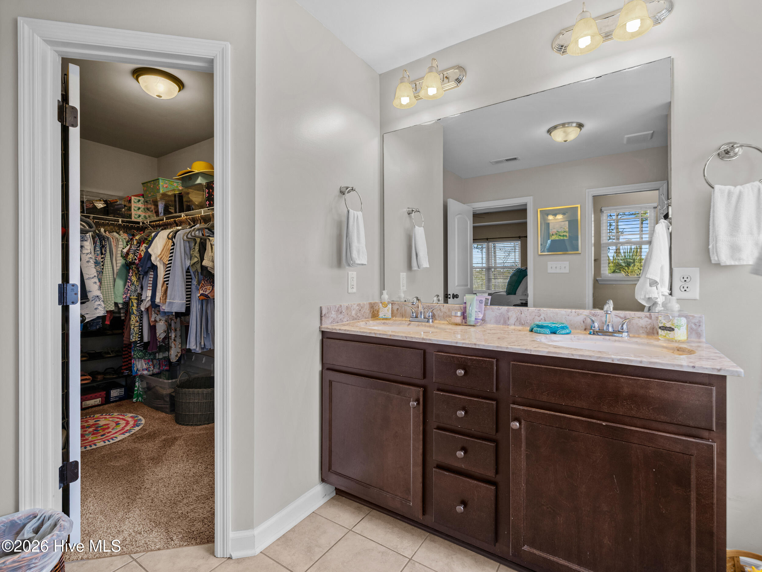 100559159 | Photo 39